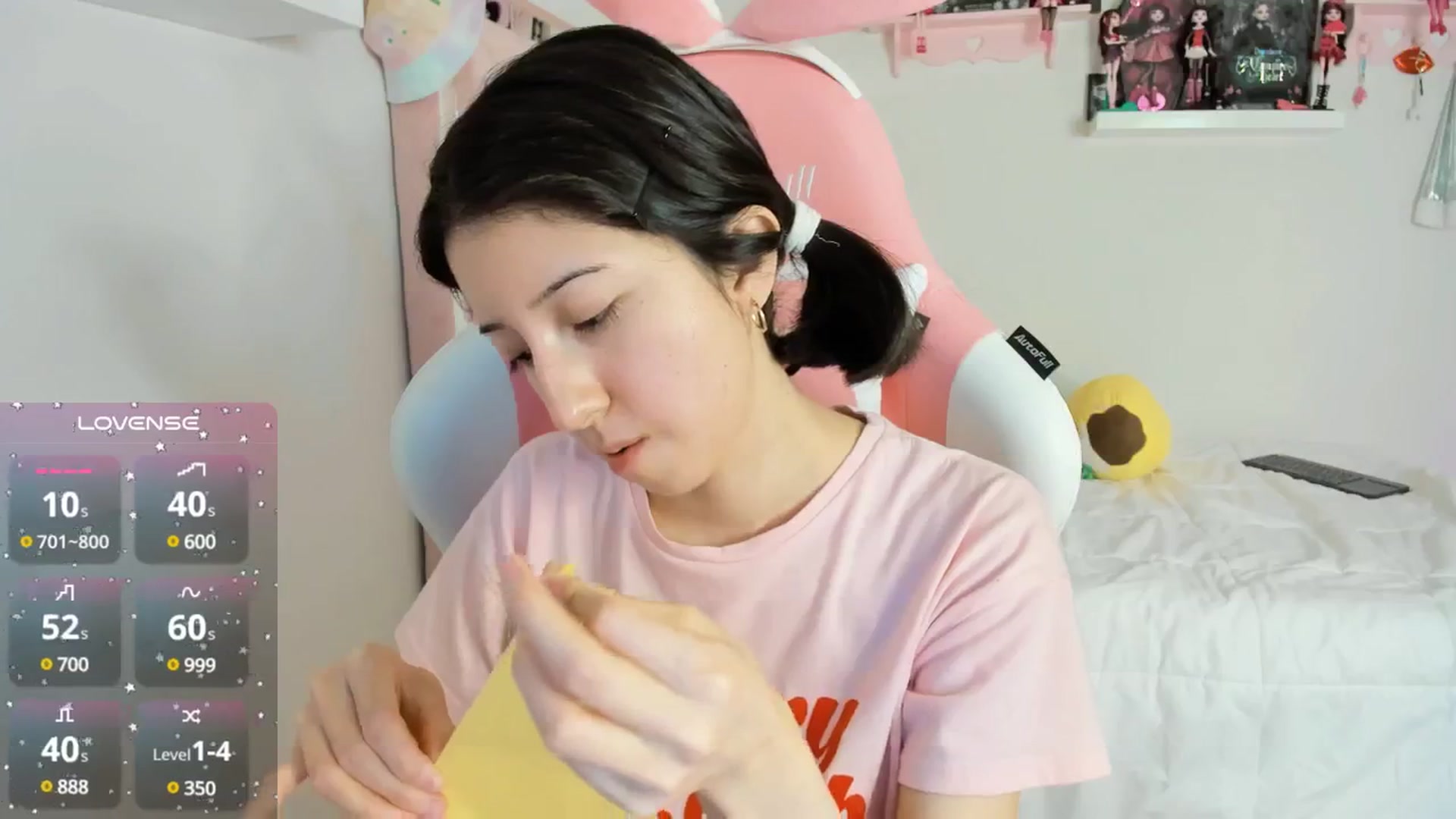 Gallery image thumbnail from Cherrycute666's myfreecams stream on, 12/07/2024, 07:34 image 9 of 20