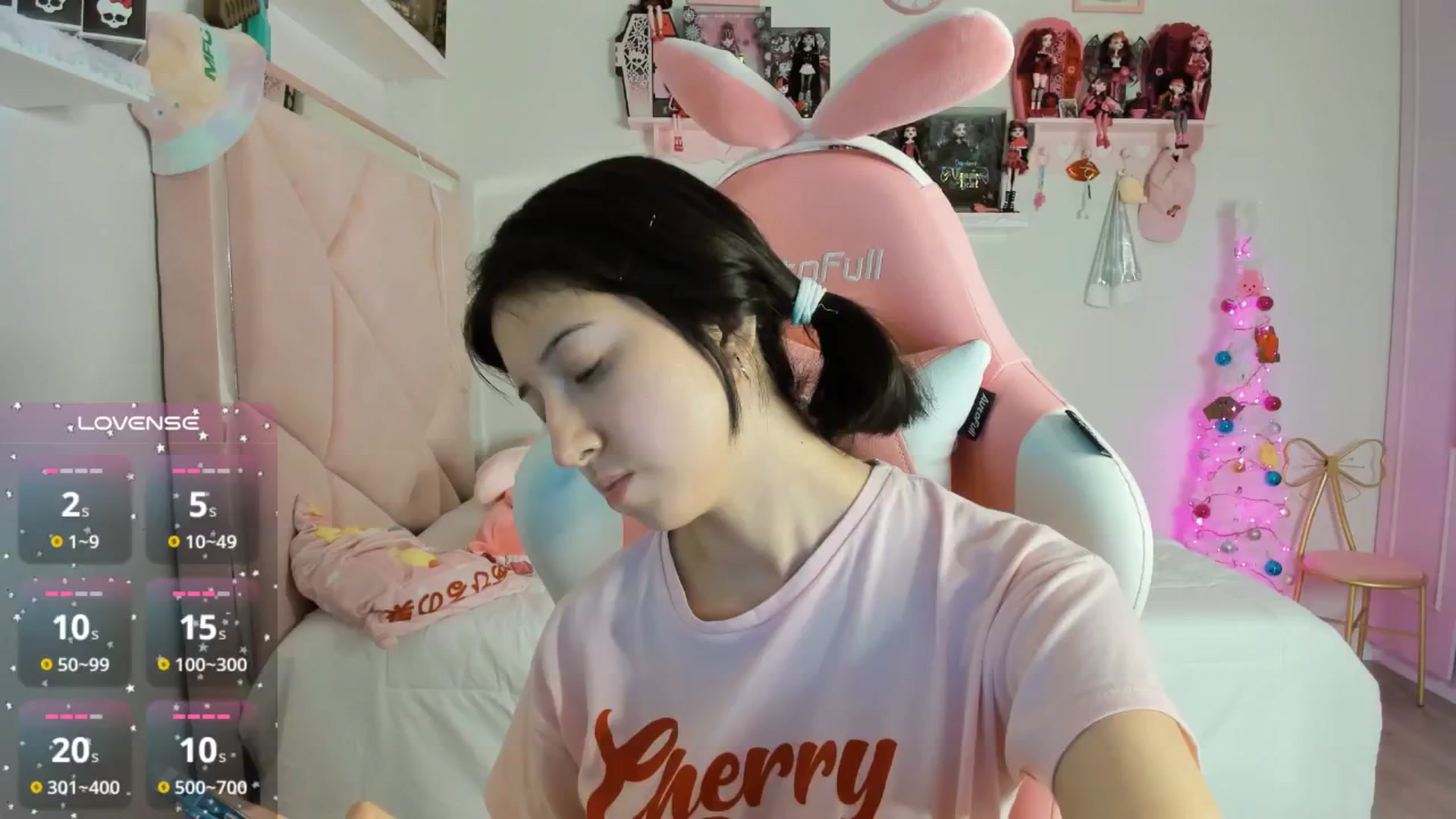 Gallery image thumbnail from Cherrycute666's myfreecams stream on, 12/07/2024, 10:26 image 1 of 20