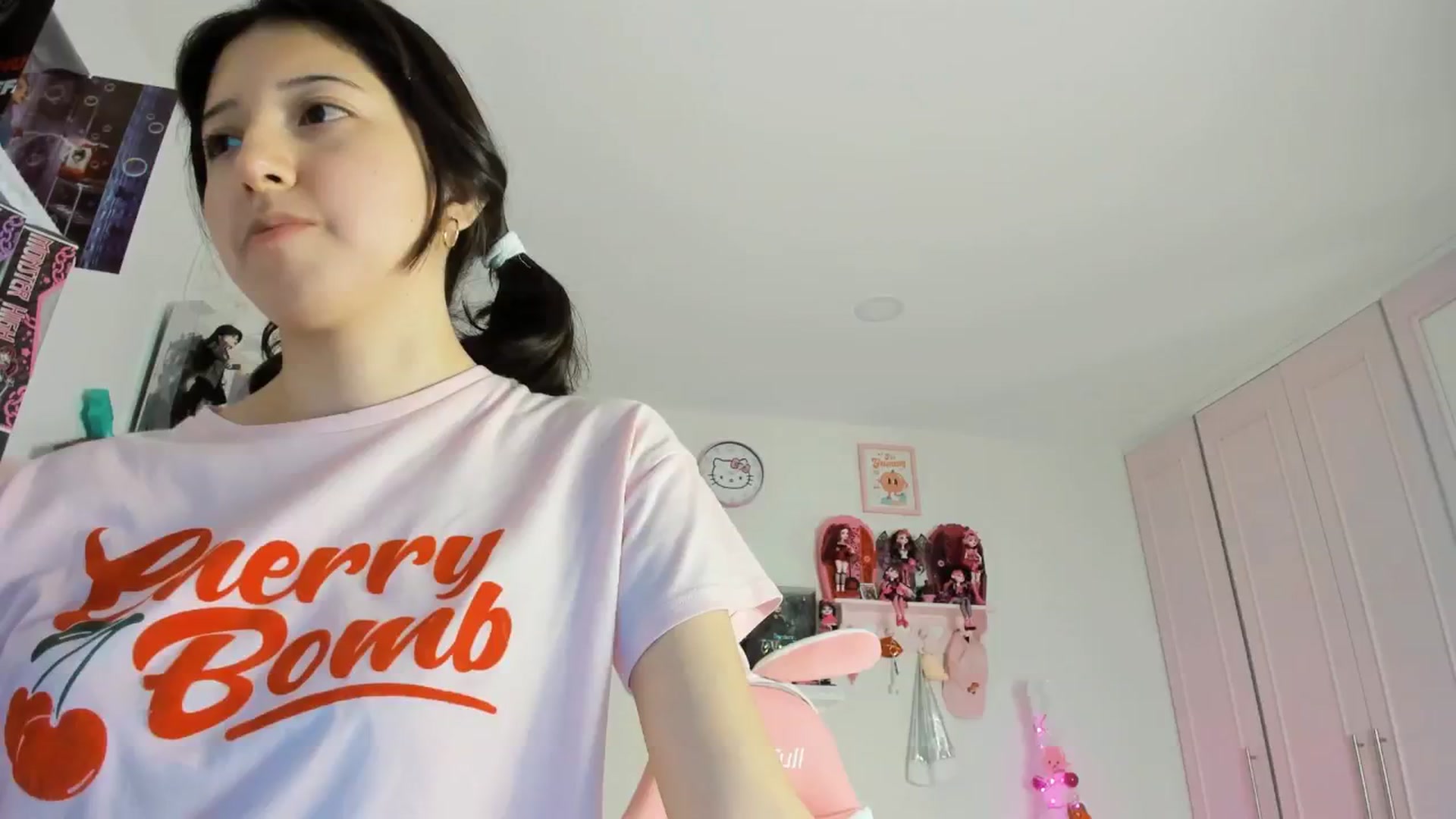 Gallery image thumbnail from Cherrycute666's myfreecams stream on, 12/07/2024, 10:26 image 5 of 20