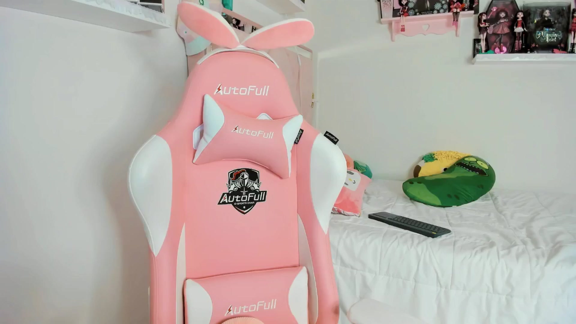 Gallery image thumbnail from Cherrycute666's myfreecams stream on, 12/07/2024, 12:08 image 1 of 20