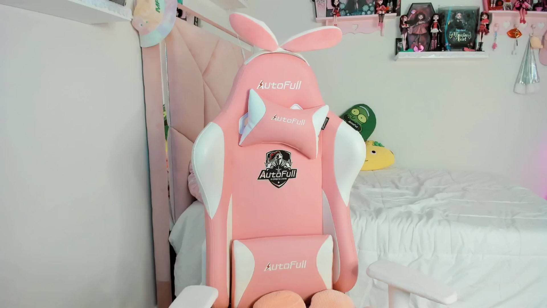 Gallery image thumbnail from Cherrycute666's myfreecams stream on, 12/07/2024, 14:27 image 18 of 20