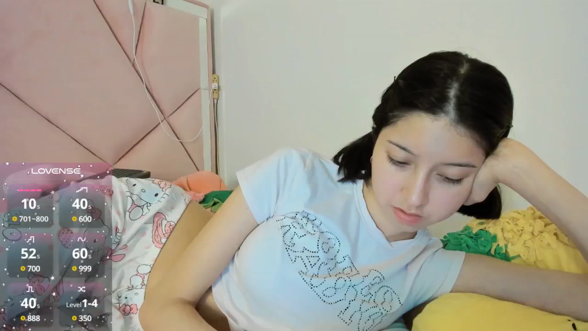 Gallery image thumbnail from Cherrycute666's myfreecams stream on, 12/08/2024, 06:31 image 4 of 20