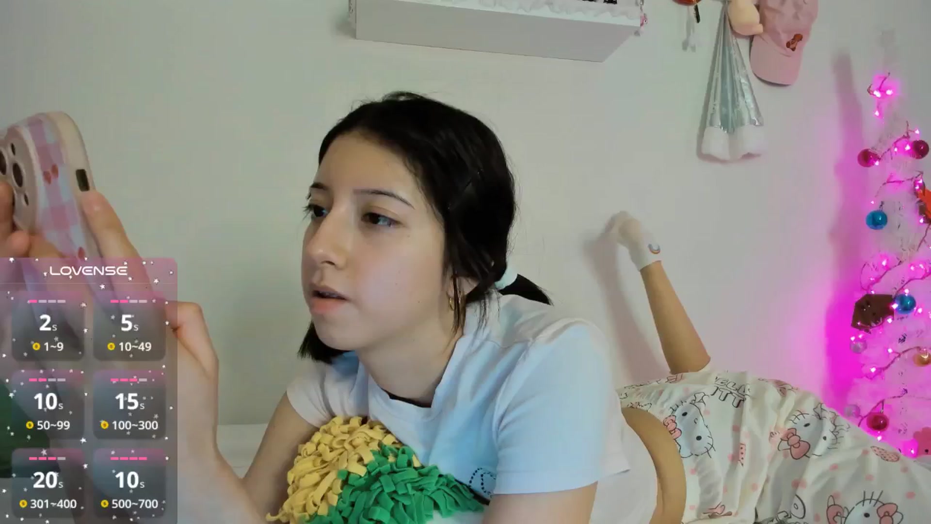 Gallery image thumbnail from Cherrycute666's myfreecams stream on, 12/08/2024, 07:31 image 6 of 20