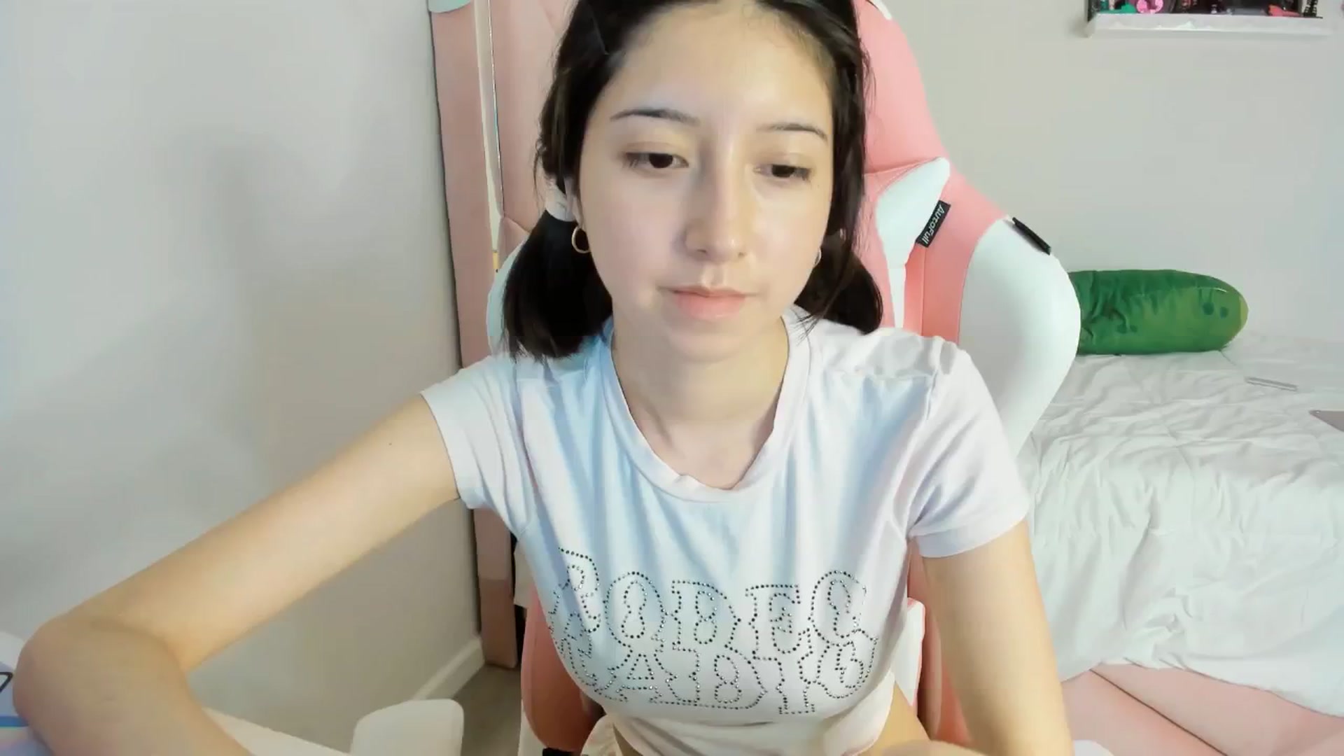 Gallery image thumbnail from Cherrycute666's myfreecams stream on, 12/08/2024, 10:58 image 20 of 20