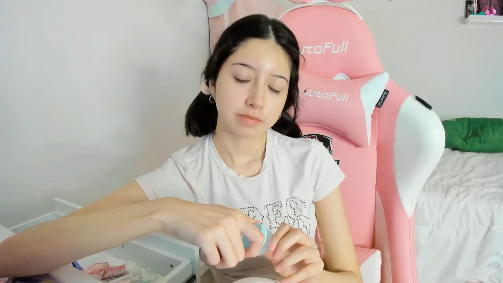 Gallery image thumbnail from Cherrycute666's myfreecams stream on, 12/08/2024, 10:58 image 18 of 20