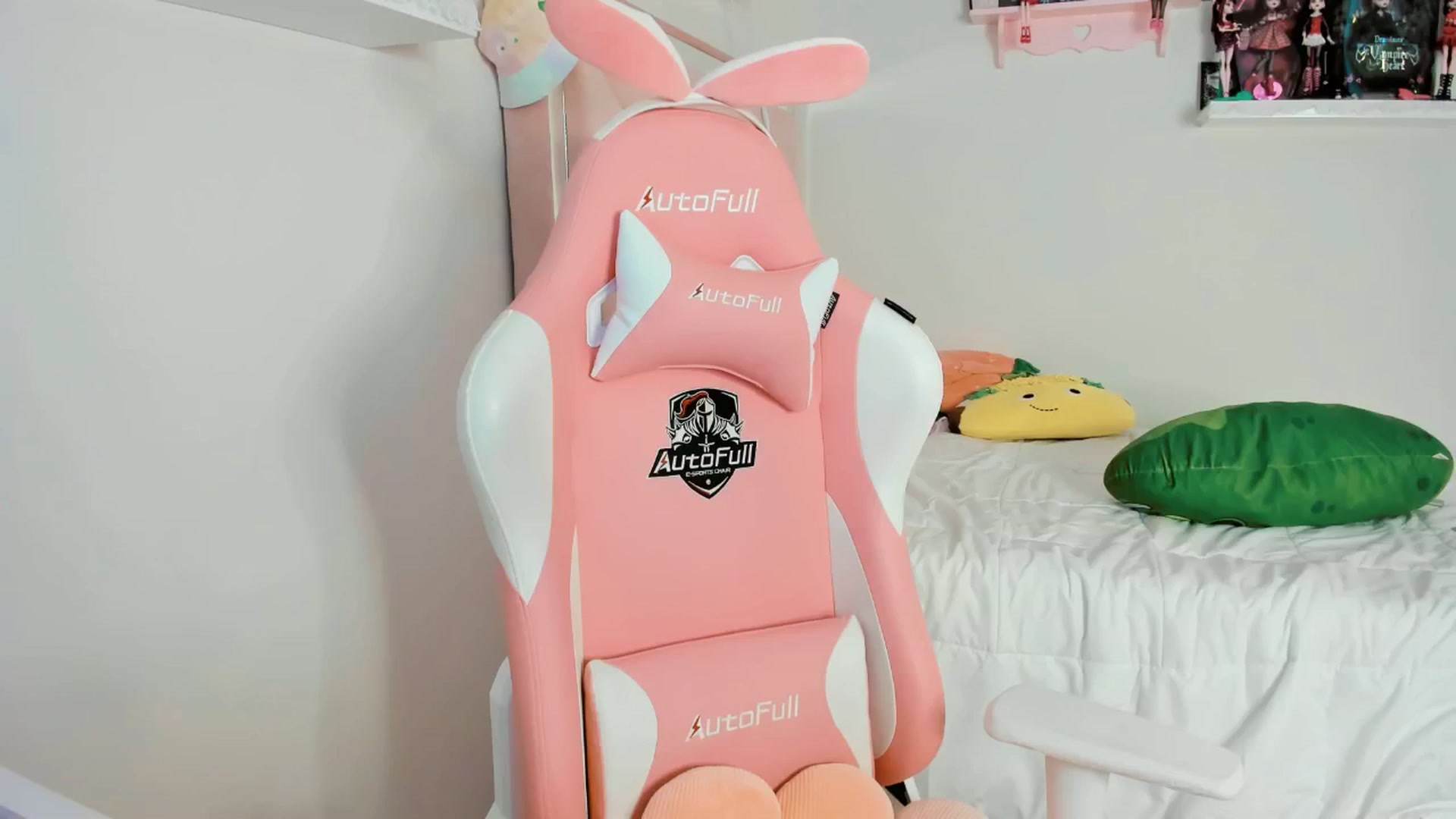 Gallery image thumbnail from Cherrycute666's myfreecams stream on, 12/08/2024, 13:35 image 10 of 20