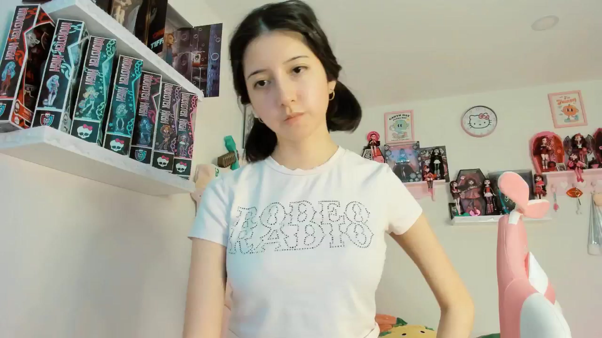 Gallery image thumbnail from Cherrycute666's myfreecams stream on, 12/08/2024, 15:46 image 7 of 20