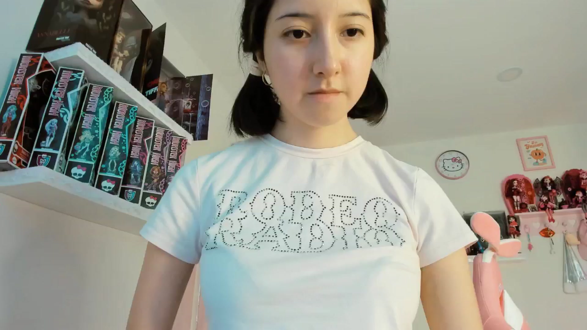 Gallery image thumbnail from Cherrycute666's myfreecams stream on, 12/08/2024, 15:46 image 9 of 20