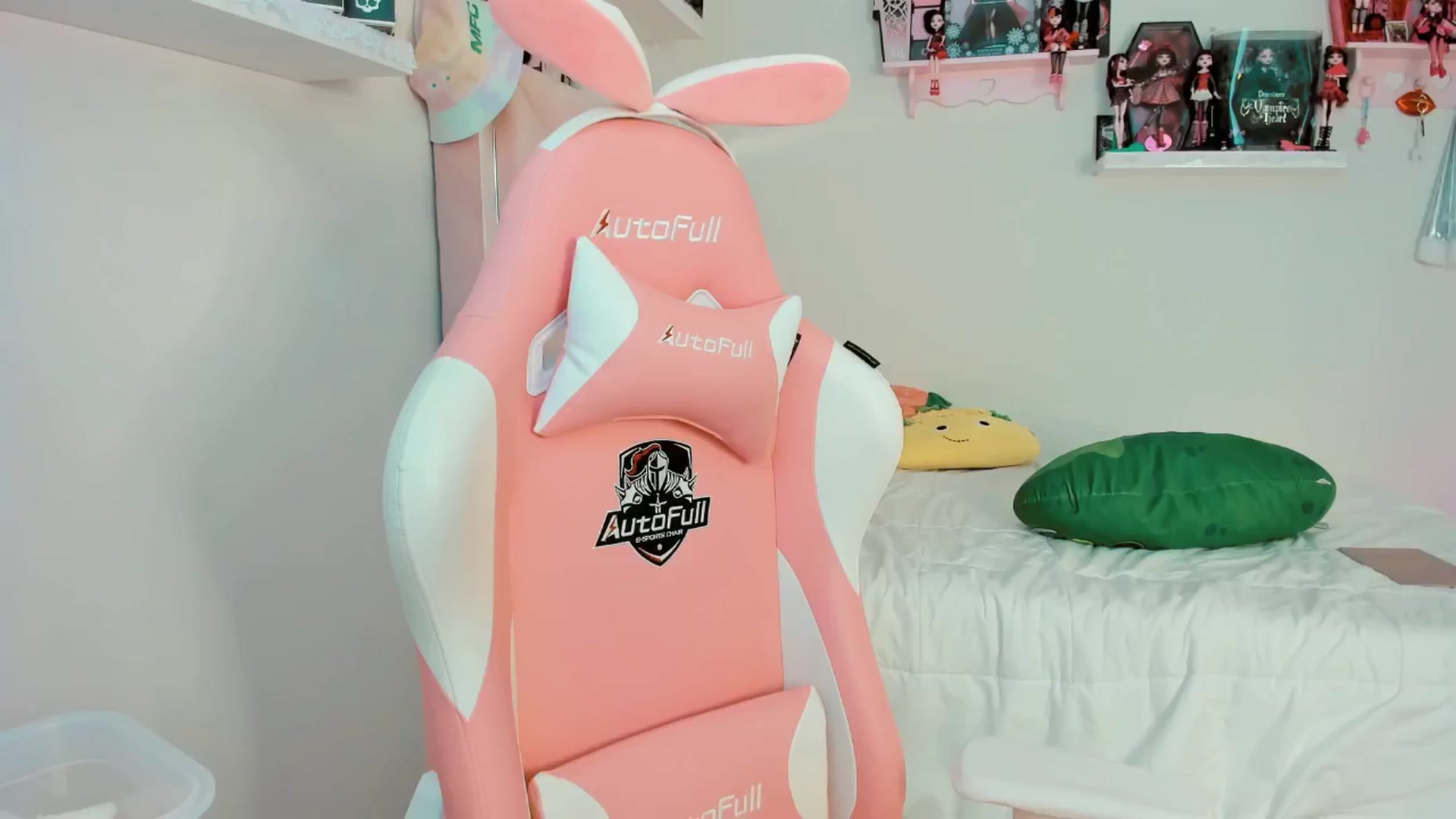 Gallery image thumbnail from Cherrycute666's myfreecams stream on, 12/08/2024, 15:46 image 19 of 20