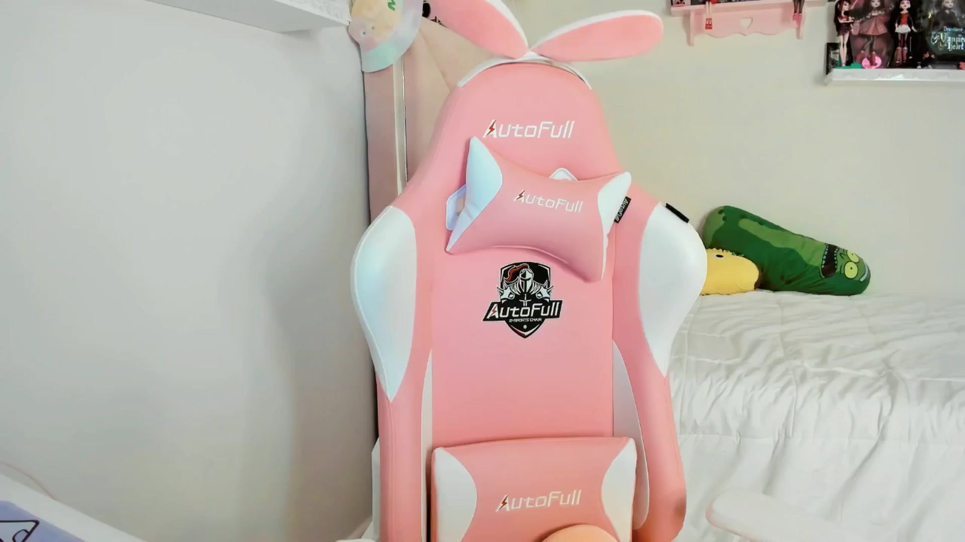 Gallery image thumbnail from Cherrycute666's myfreecams stream on, 12/09/2024, 05:37 image 6 of 20