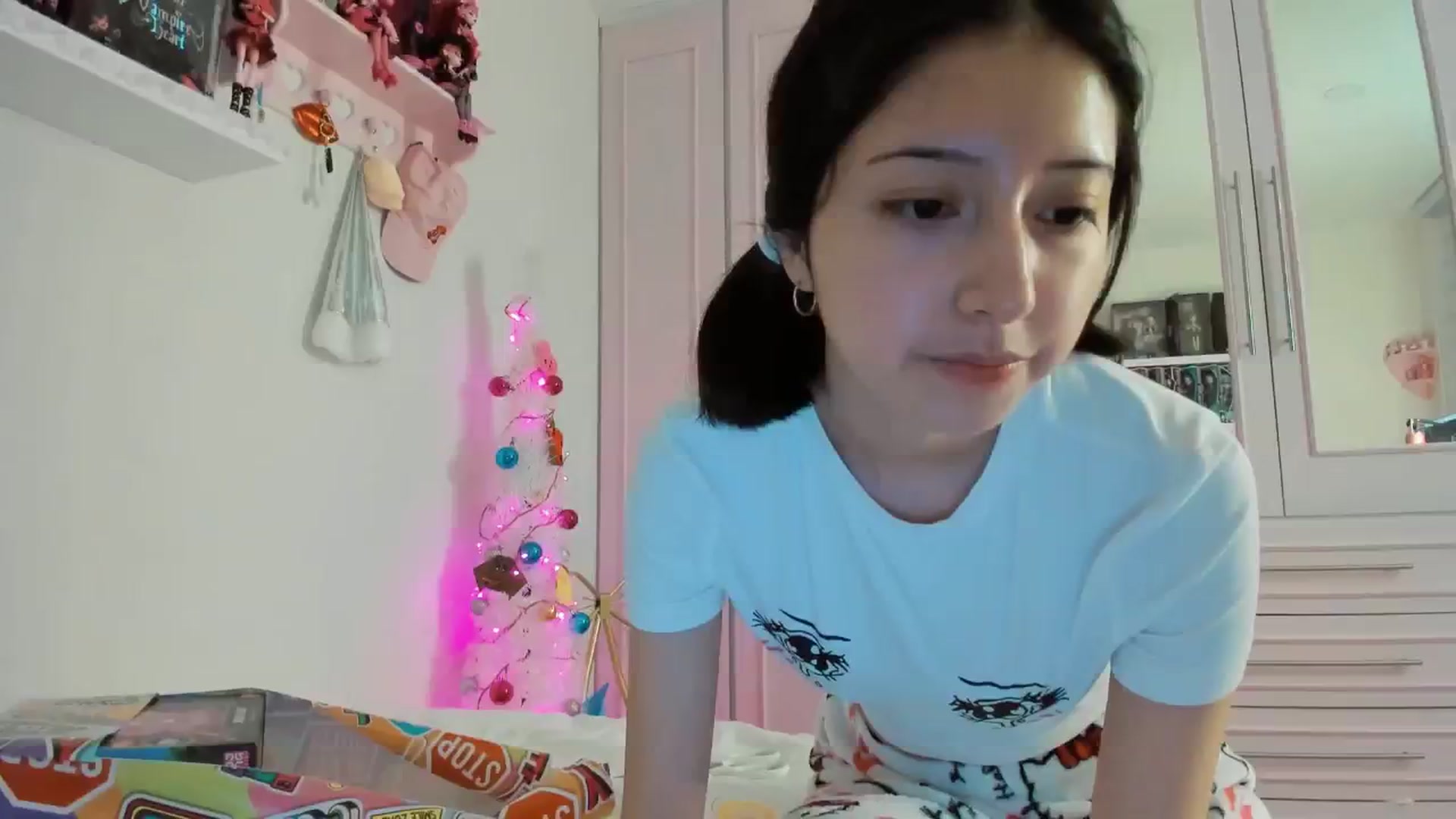Gallery image thumbnail from Cherrycute666's myfreecams stream on, 12/09/2024, 09:28 image 10 of 20
