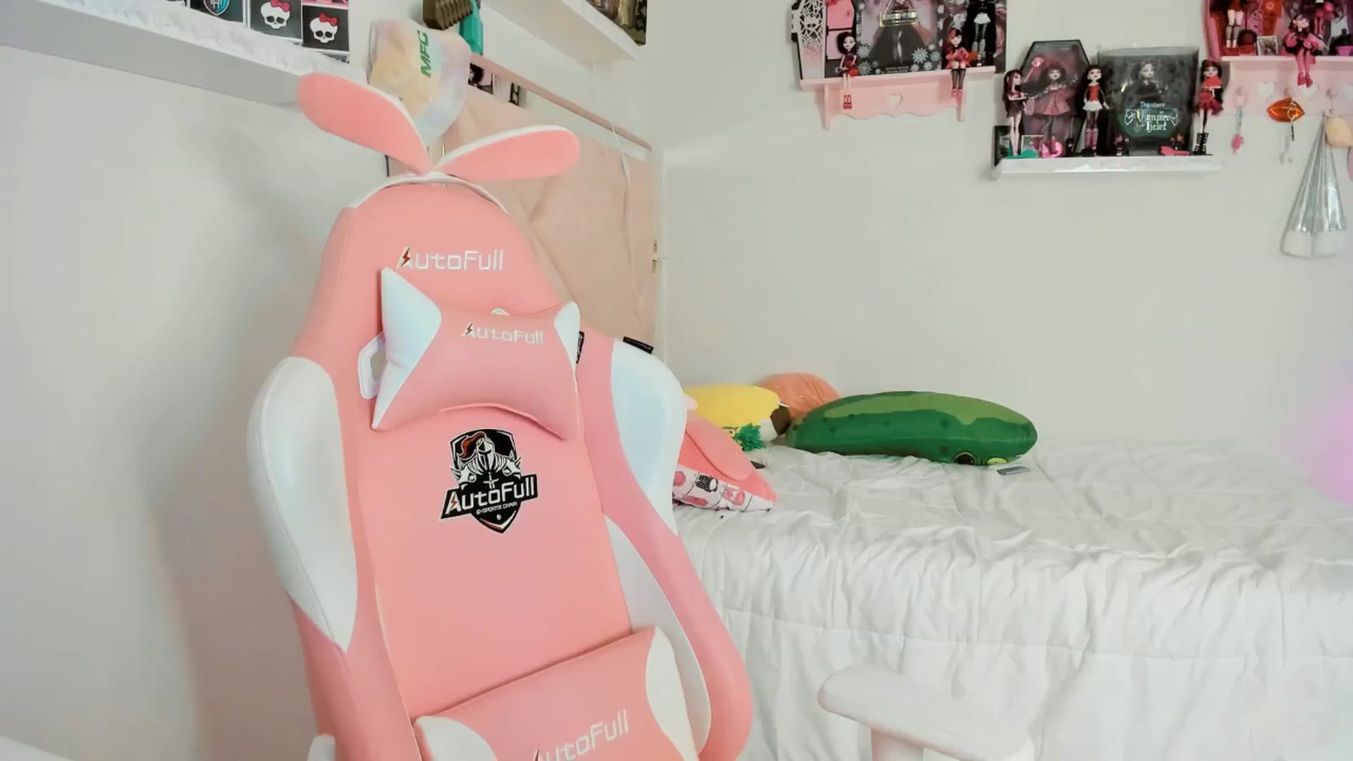 Gallery image thumbnail from Cherrycute666's myfreecams stream on, 12/09/2024, 09:28 image 20 of 20