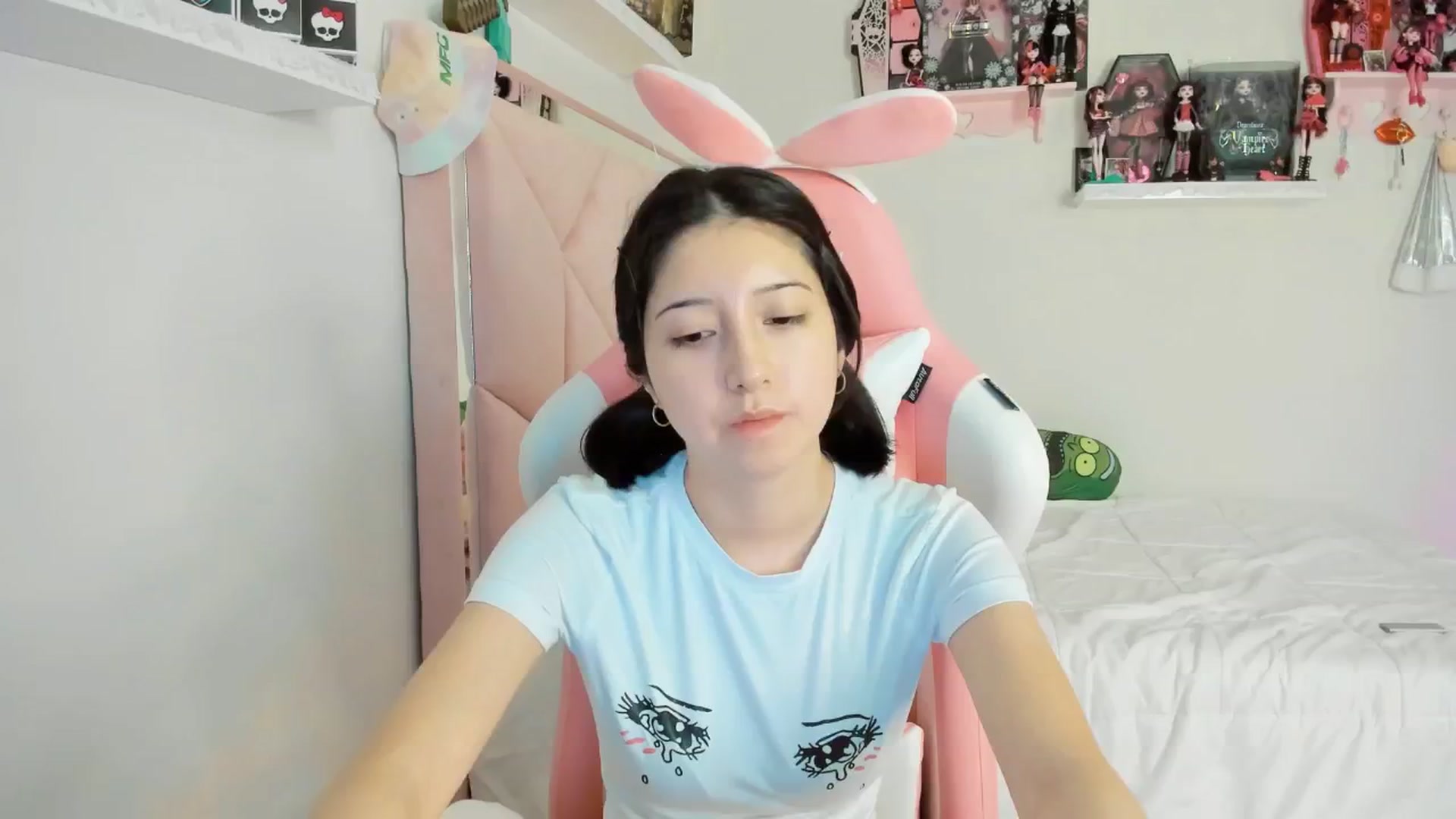 Gallery image thumbnail from Cherrycute666's myfreecams stream on, 12/09/2024, 09:28 image 7 of 20