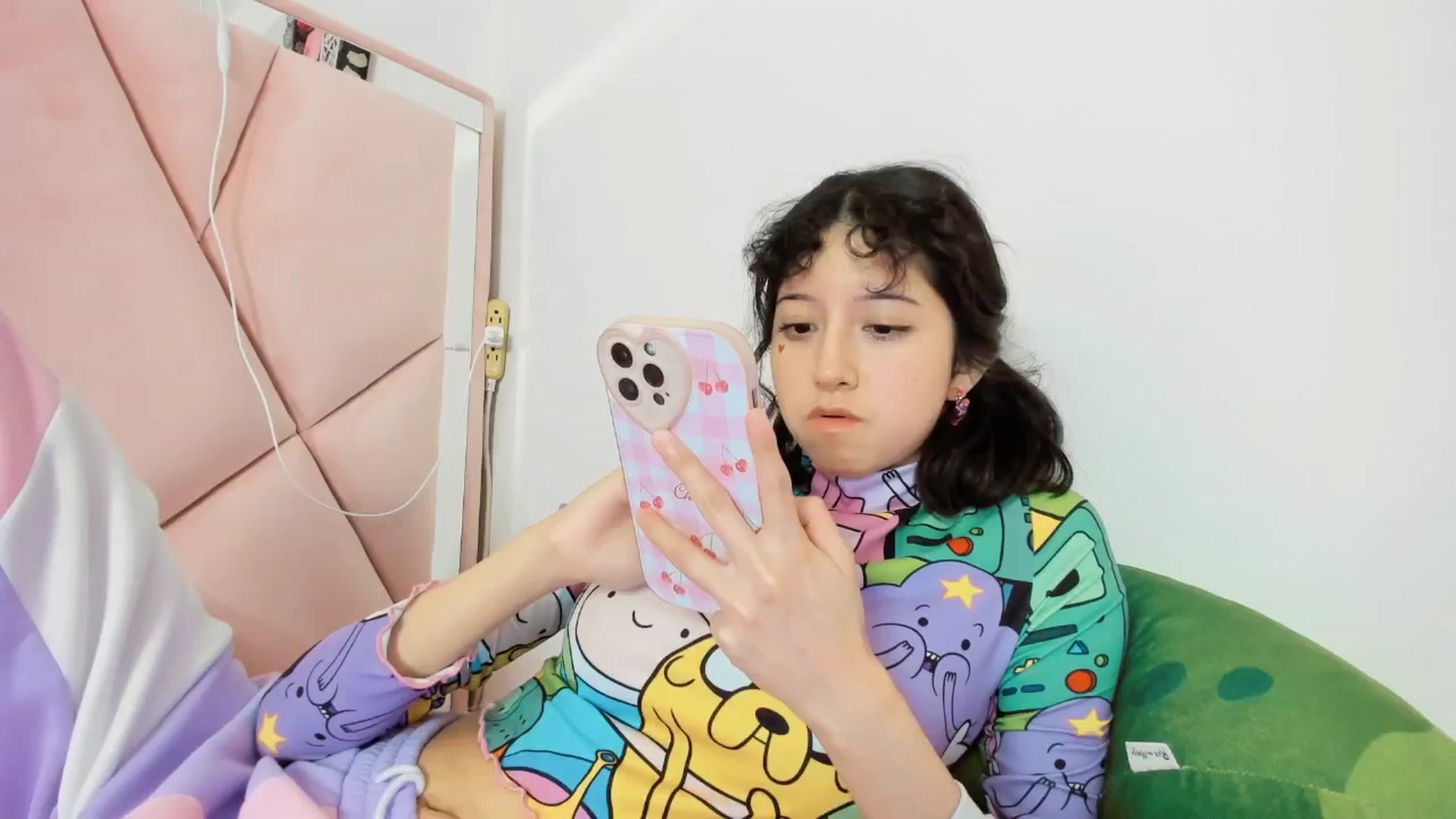 Gallery image thumbnail from Cherrycute666's myfreecams stream on, 12/10/2024, 08:16 image 13 of 20