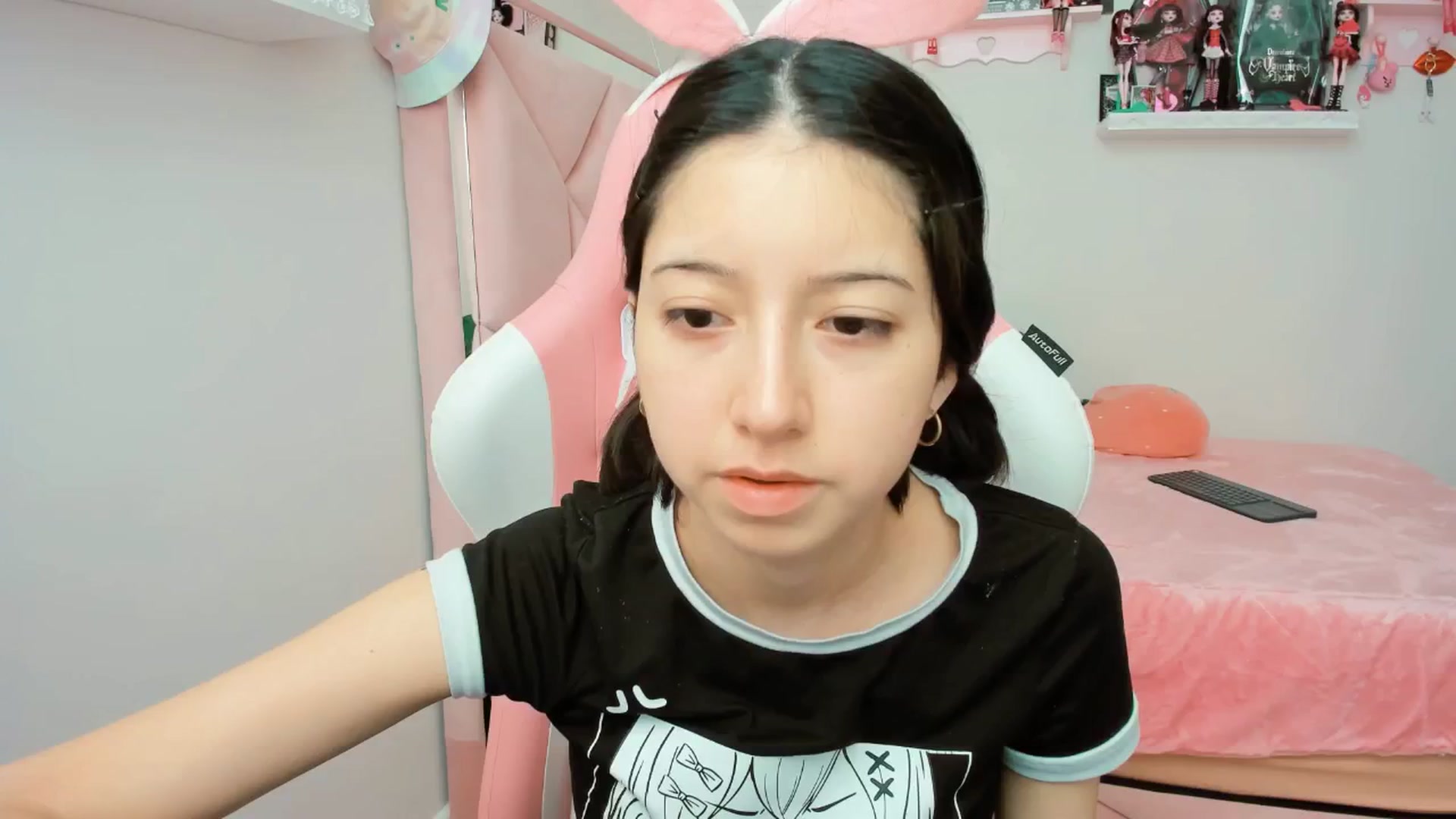 Gallery image thumbnail from Cherrycute666's myfreecams stream on, 12/11/2024, 19:28 image 20 of 20