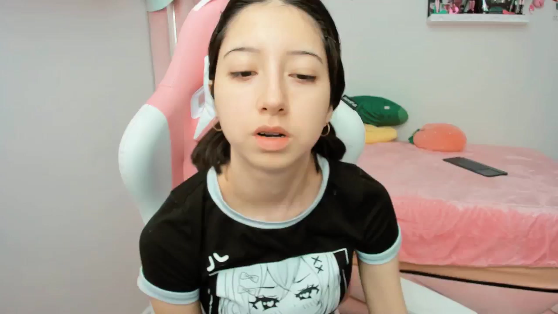 Gallery image thumbnail from Cherrycute666's myfreecams stream on, 12/11/2024, 19:28 image 7 of 20