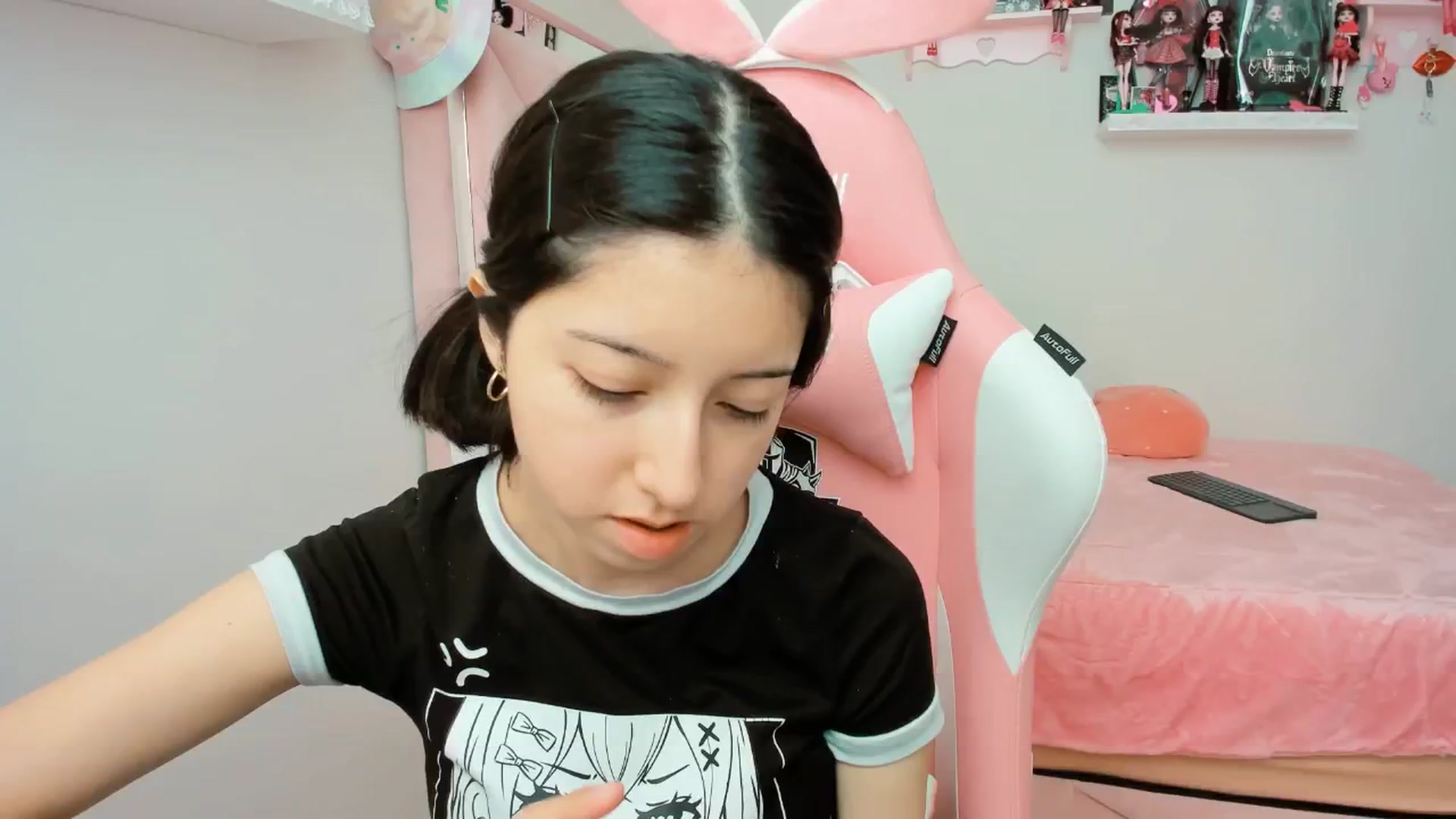 Gallery image thumbnail from Cherrycute666's myfreecams stream on, 12/11/2024, 19:28 image 15 of 20