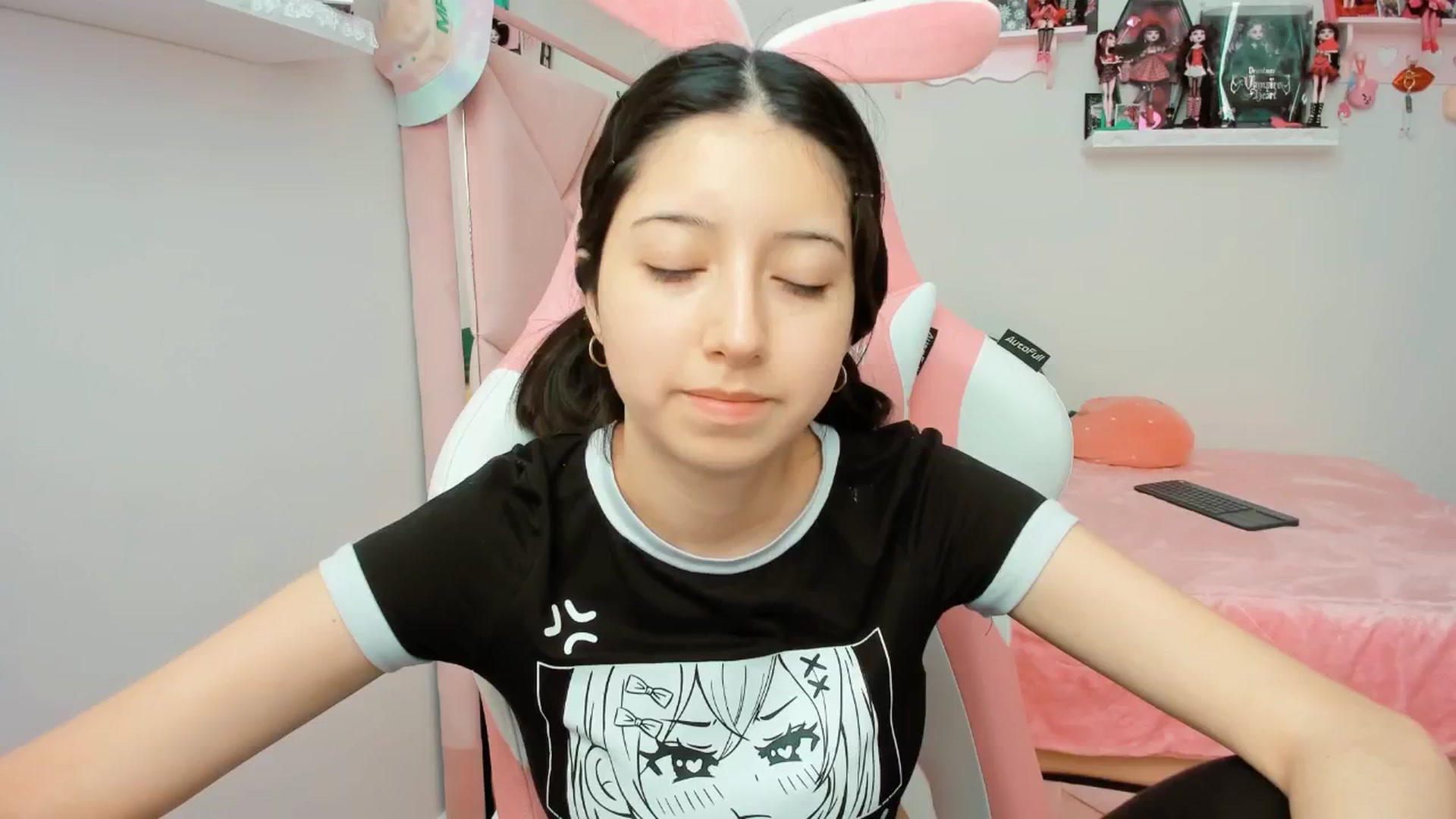 Gallery image thumbnail from Cherrycute666's myfreecams stream on, 12/11/2024, 20:21 image 17 of 20