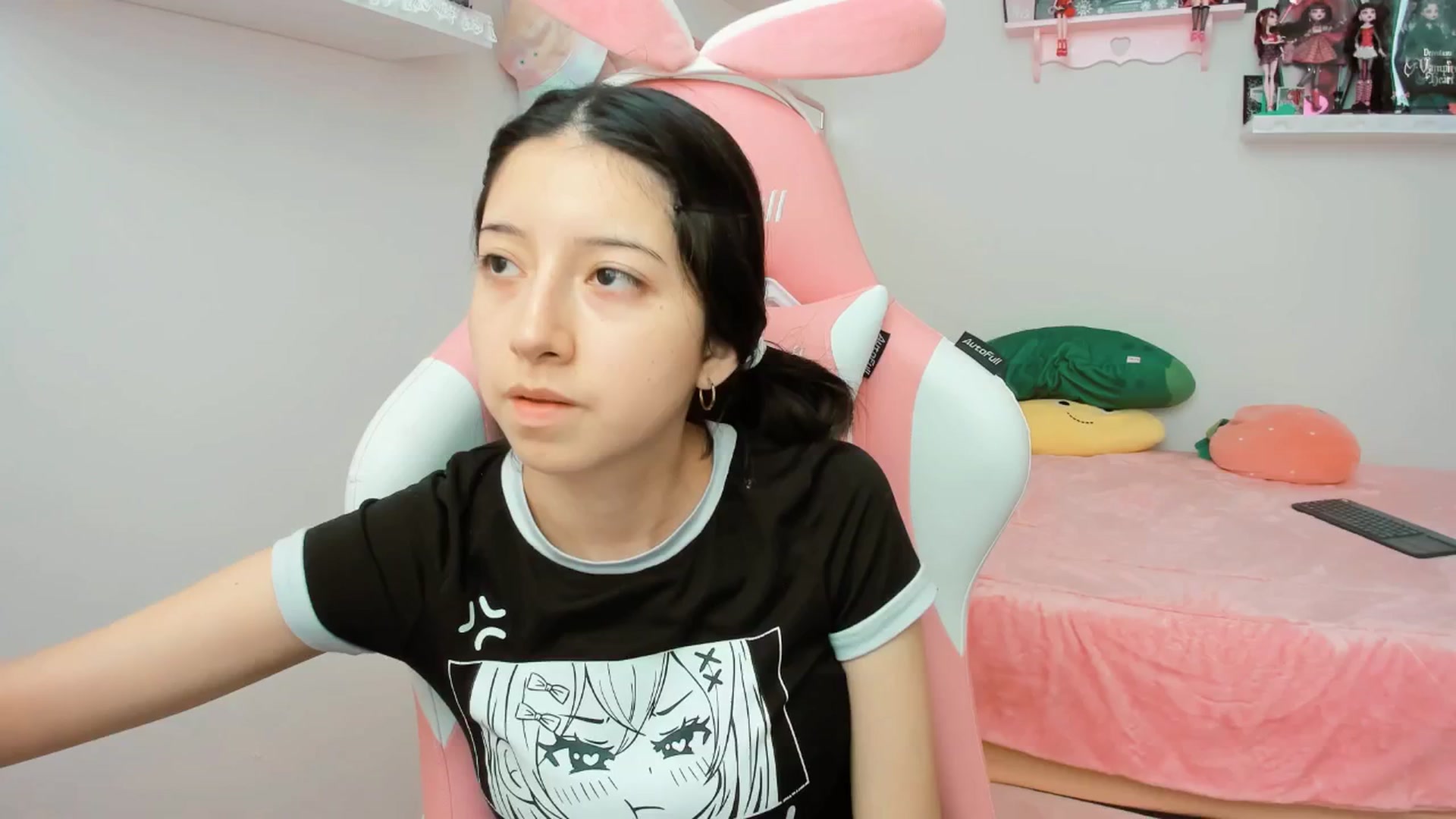 Gallery image thumbnail from Cherrycute666's myfreecams stream on, 12/11/2024, 23:09 image 2 of 20