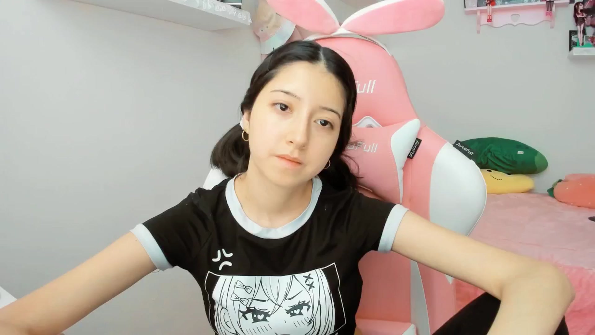 Gallery image thumbnail from Cherrycute666's myfreecams stream on, 12/11/2024, 23:09 image 4 of 20