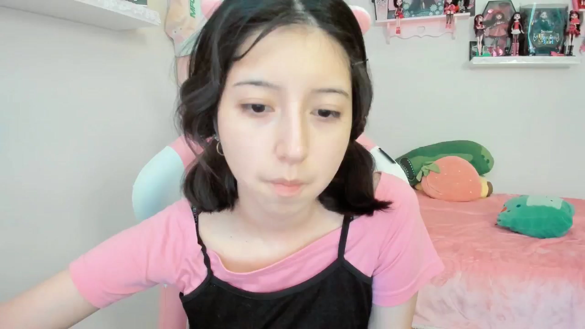 Gallery image thumbnail from Cherrycute666's myfreecams stream on, 12/12/2024, 23:34 image 20 of 20