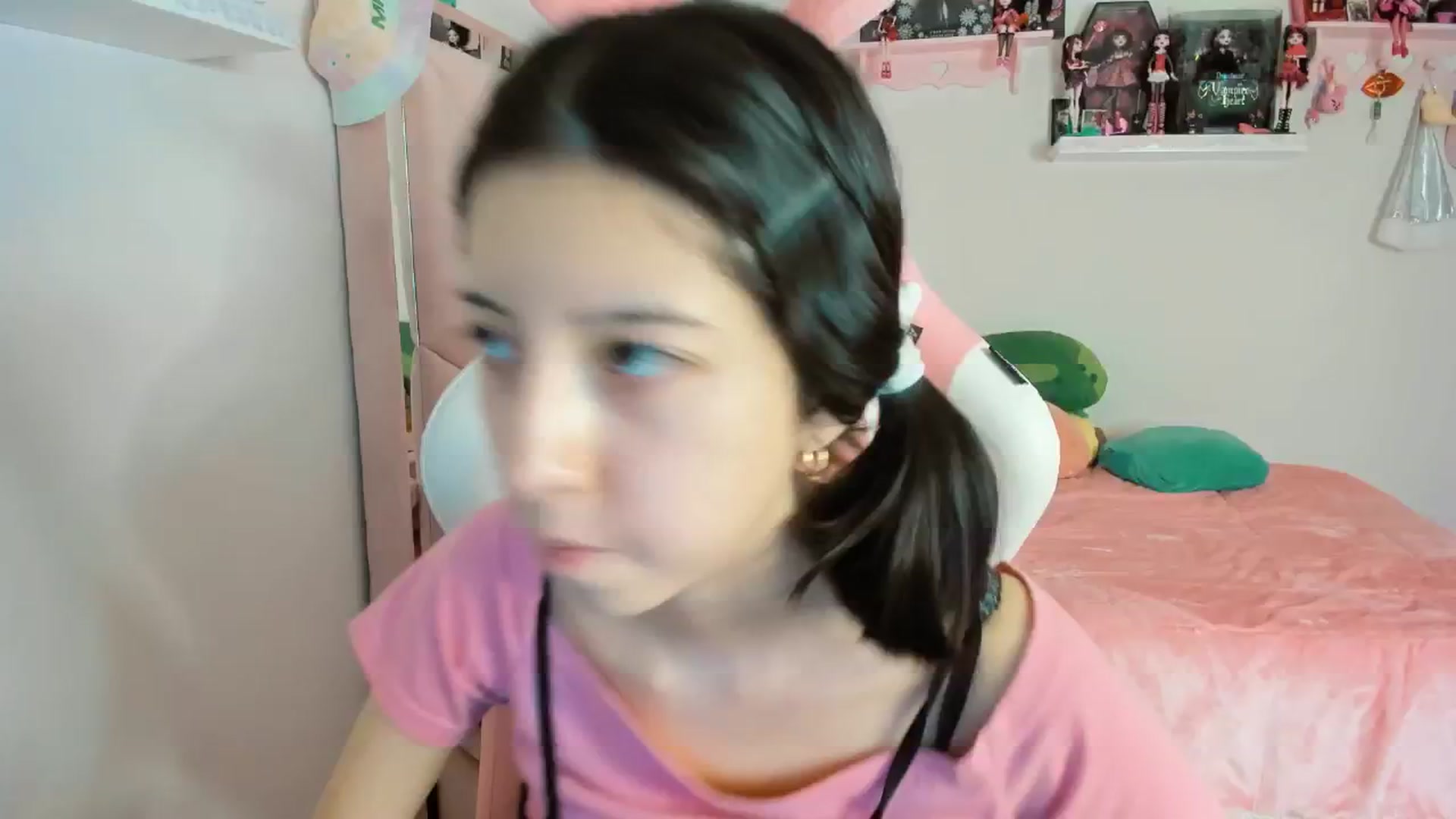 Gallery image thumbnail from Cherrycute666's myfreecams stream on, 12/13/2024, 05:47 image 8 of 20