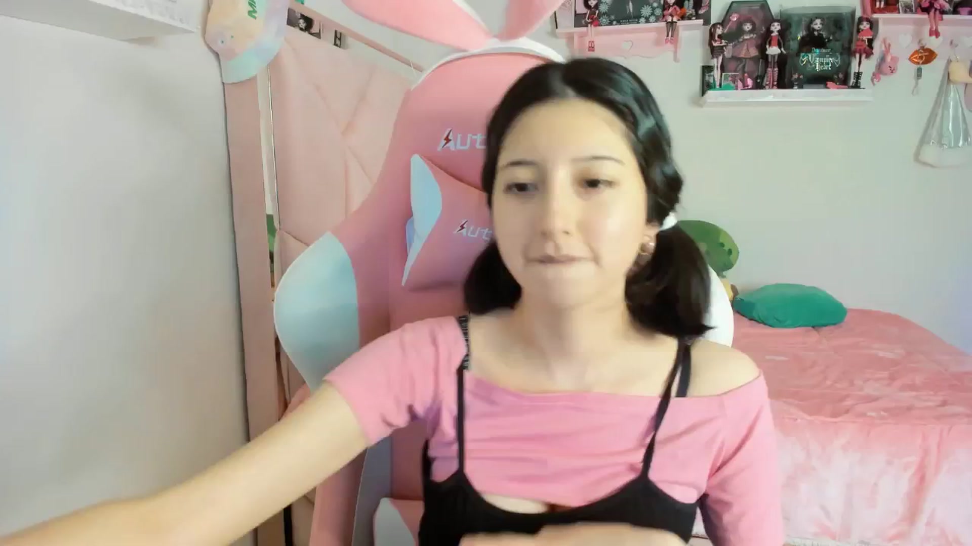 Gallery image thumbnail from Cherrycute666's myfreecams stream on, 12/13/2024, 05:47 image 20 of 20