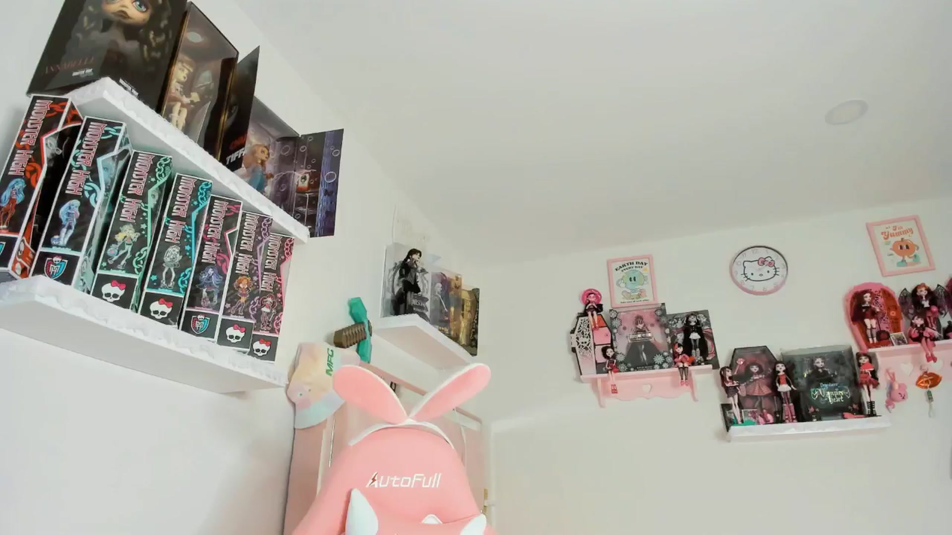 Gallery image thumbnail from Cherrycute666's myfreecams stream on, 12/13/2024, 08:05 image 3 of 20