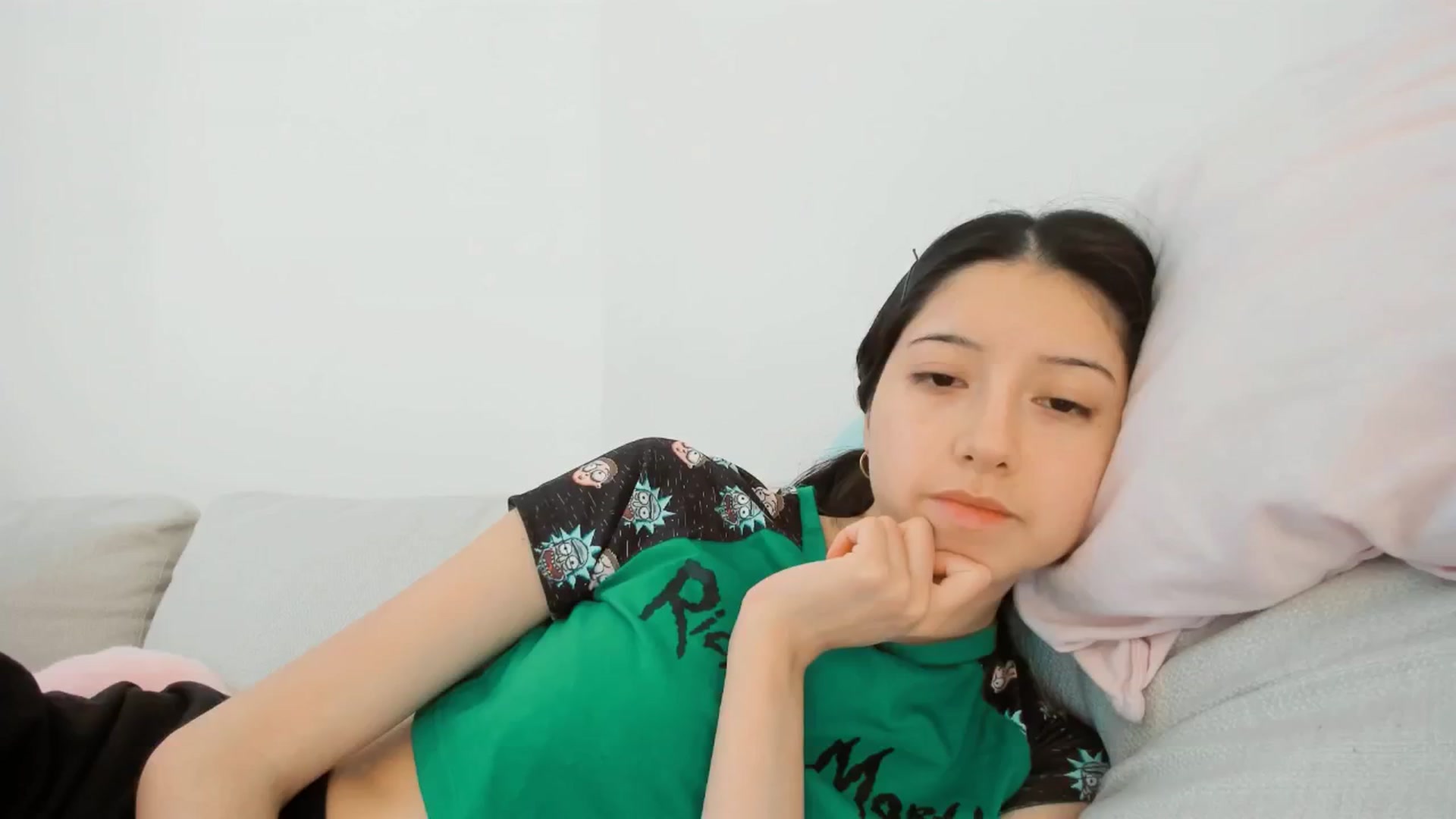 Gallery image thumbnail from Cherrycute666's myfreecams stream on, 12/13/2024, 22:26 image 16 of 20