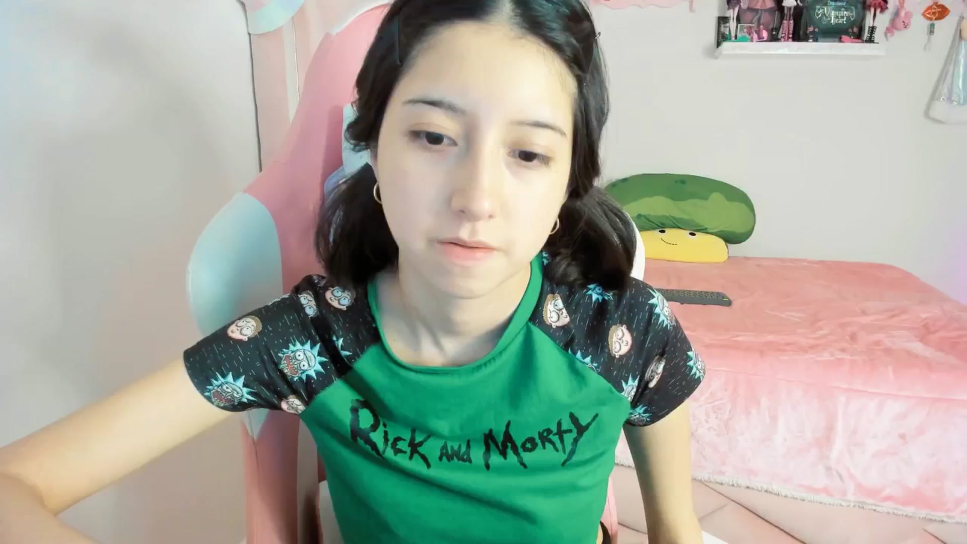 Gallery image thumbnail from Cherrycute666's myfreecams stream on, 12/14/2024, 14:46 image 1 of 20