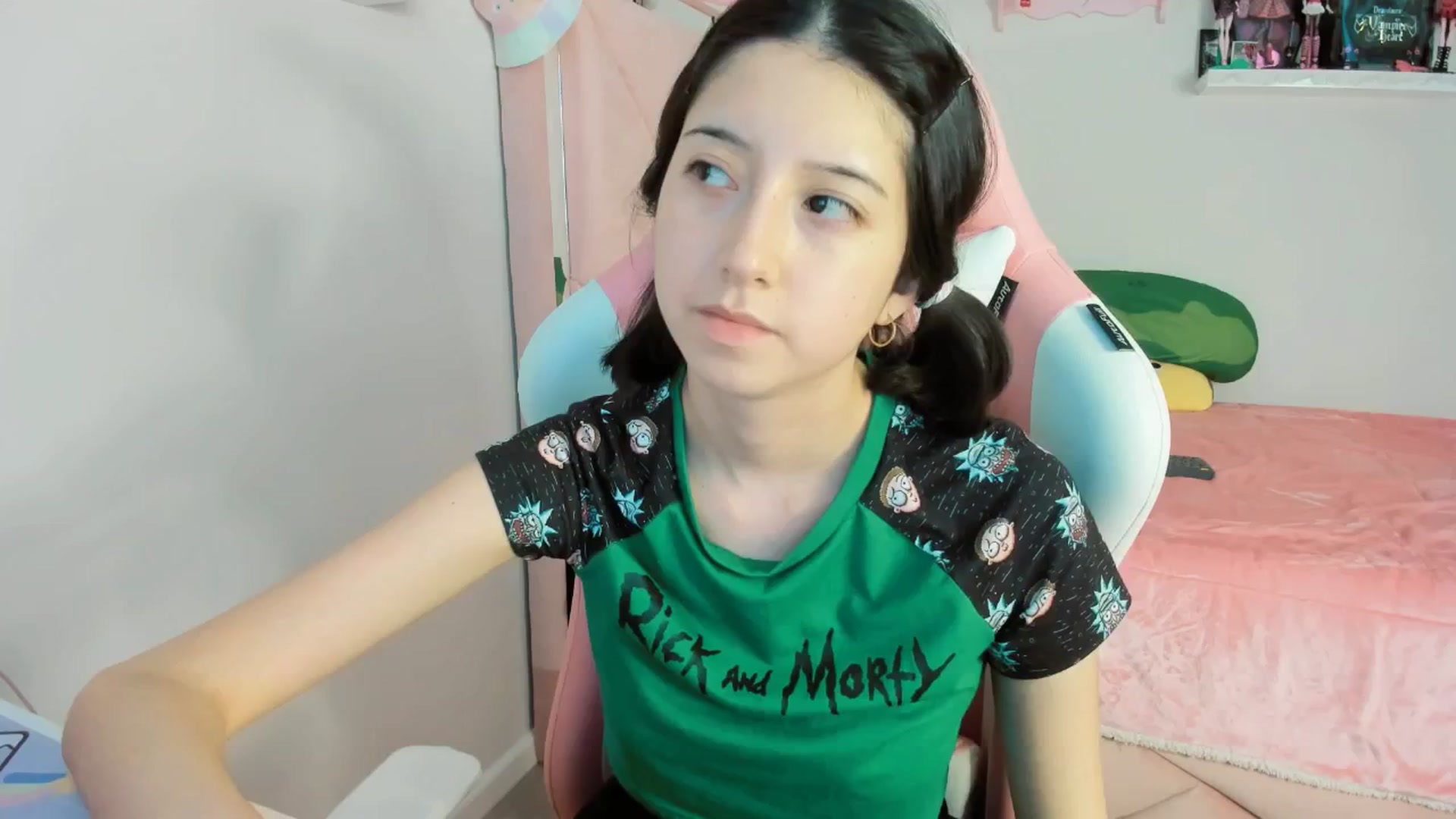 Gallery image thumbnail from Cherrycute666's myfreecams stream on, 12/14/2024, 14:46 image 12 of 20