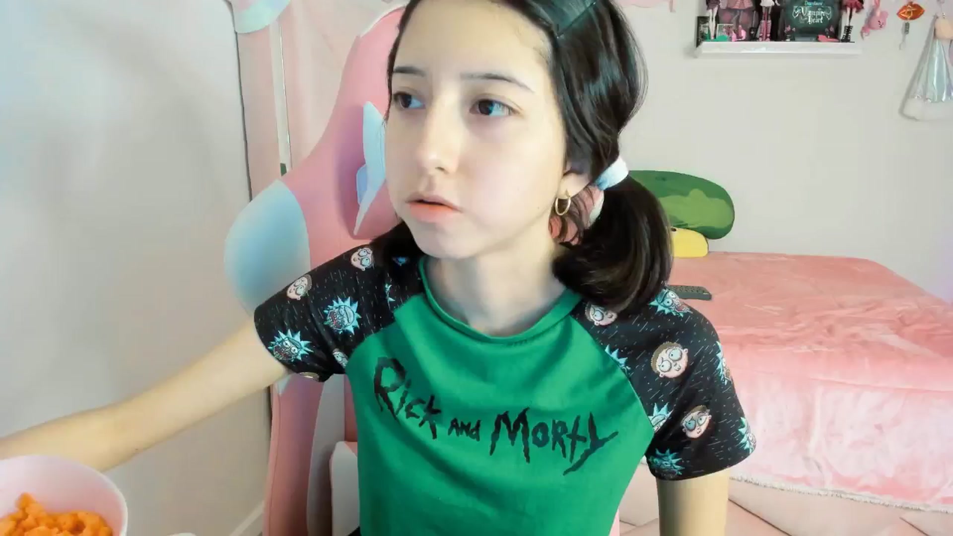 Gallery image thumbnail from Cherrycute666's myfreecams stream on, 12/14/2024, 14:46 image 3 of 20
