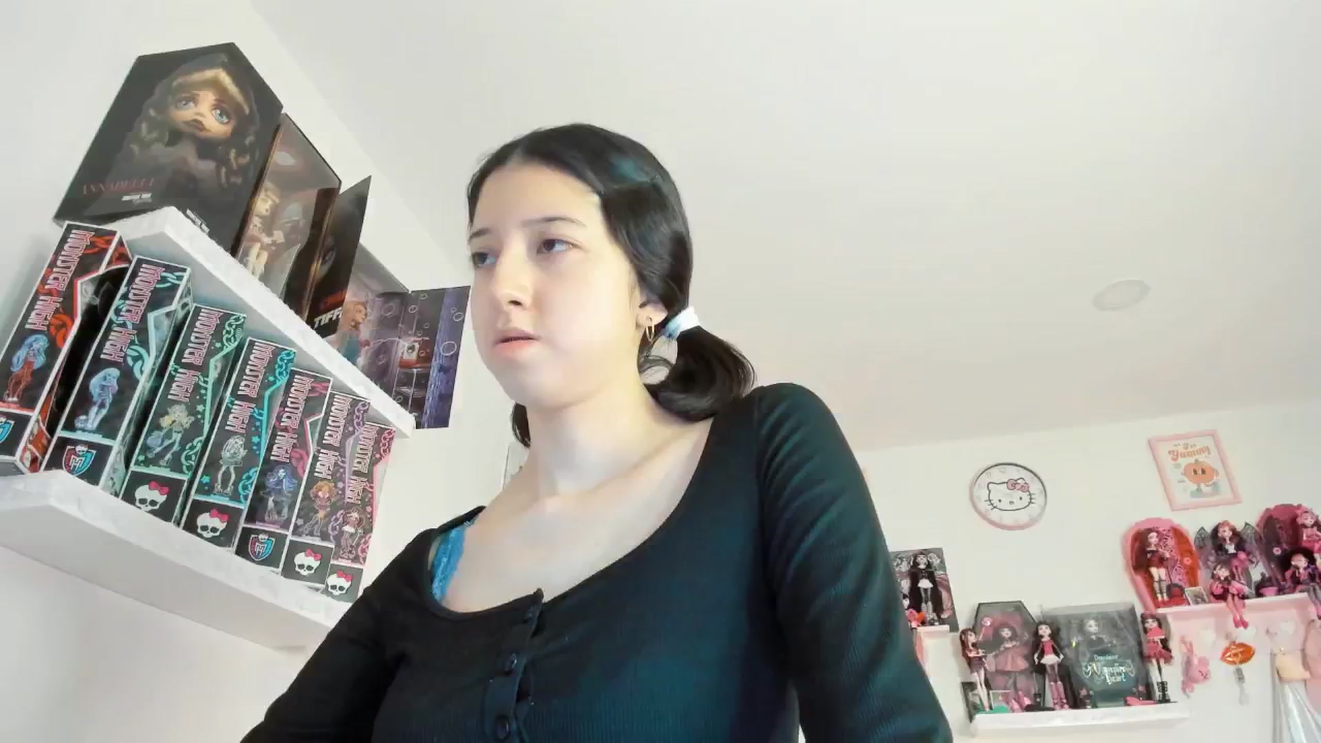 Gallery image thumbnail from Cherrycute666's myfreecams stream on, 12/15/2024, 07:57 image 1 of 20