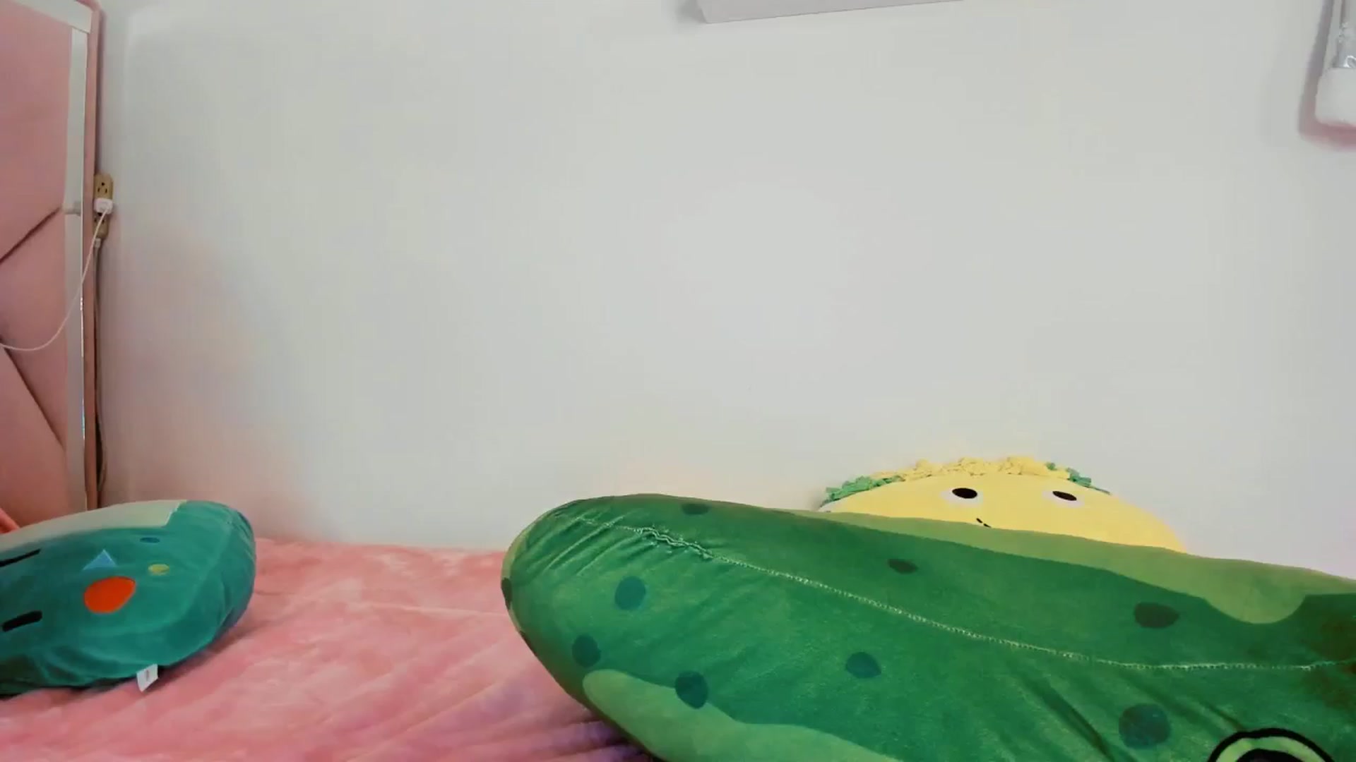 Gallery image thumbnail from Cherrycute666's myfreecams stream on, 12/15/2024, 07:57 image 19 of 20
