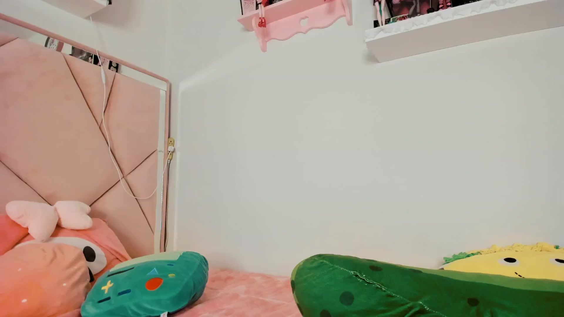 Gallery image thumbnail from Cherrycute666's myfreecams stream on, 12/15/2024, 07:57 image 20 of 20