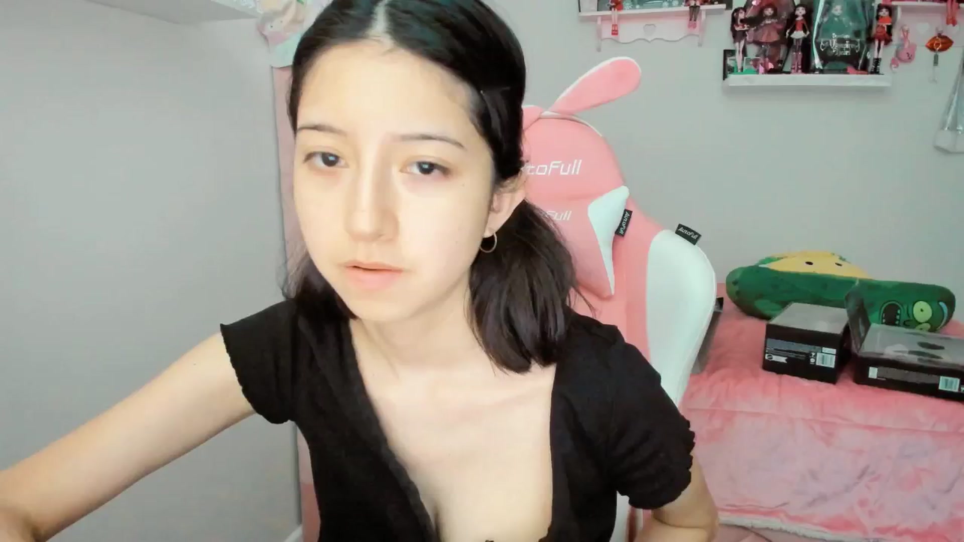 Gallery image thumbnail from Cherrycute666's myfreecams stream on, 12/16/2024, 23:30 image 11 of 20