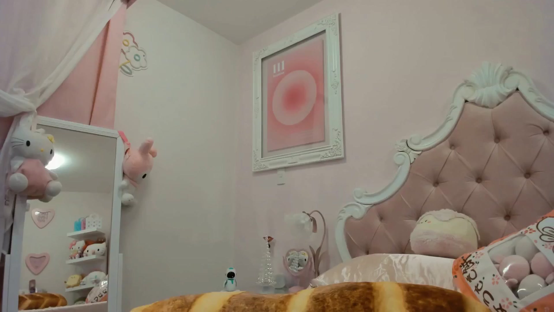Gallery image thumbnail from Cherrycute666's myfreecams stream on, 12/17/2024, 01:16 image 6 of 20