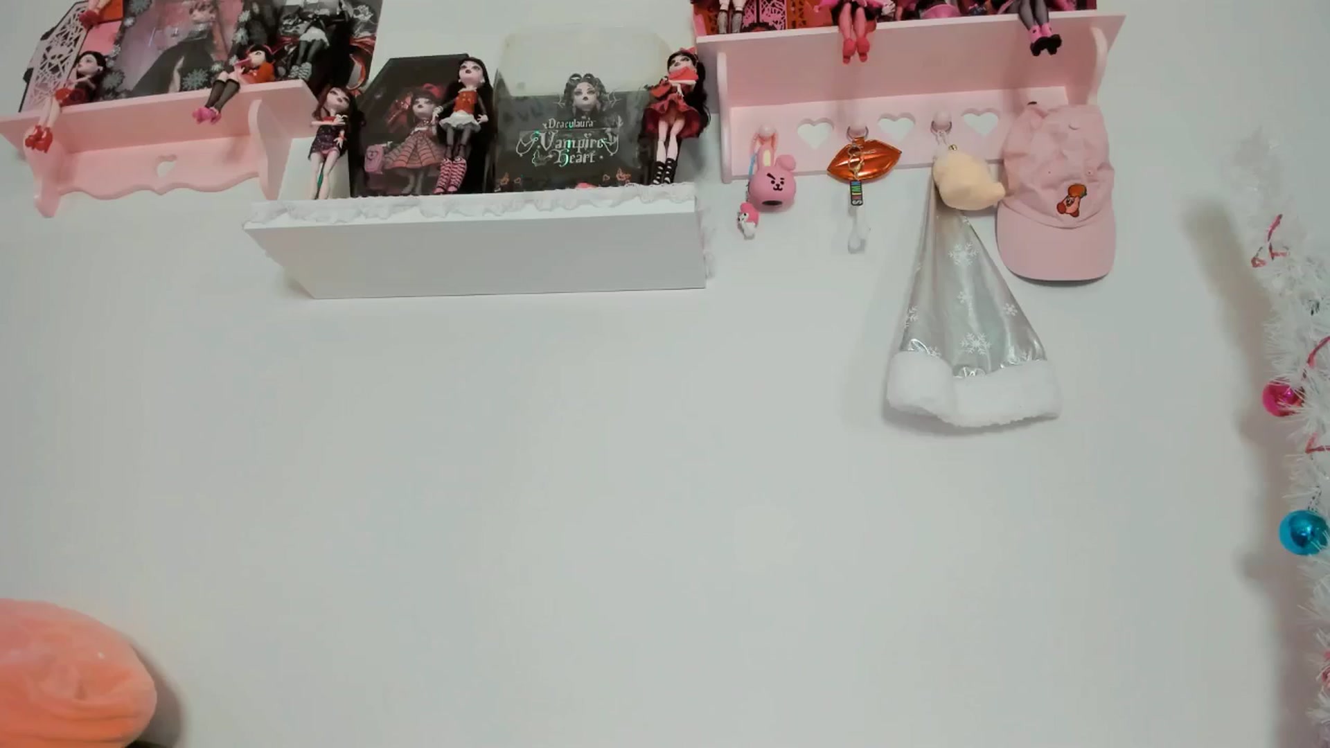 Gallery image thumbnail from Cherrycute666's myfreecams stream on, 12/17/2024, 06:48 image 18 of 20