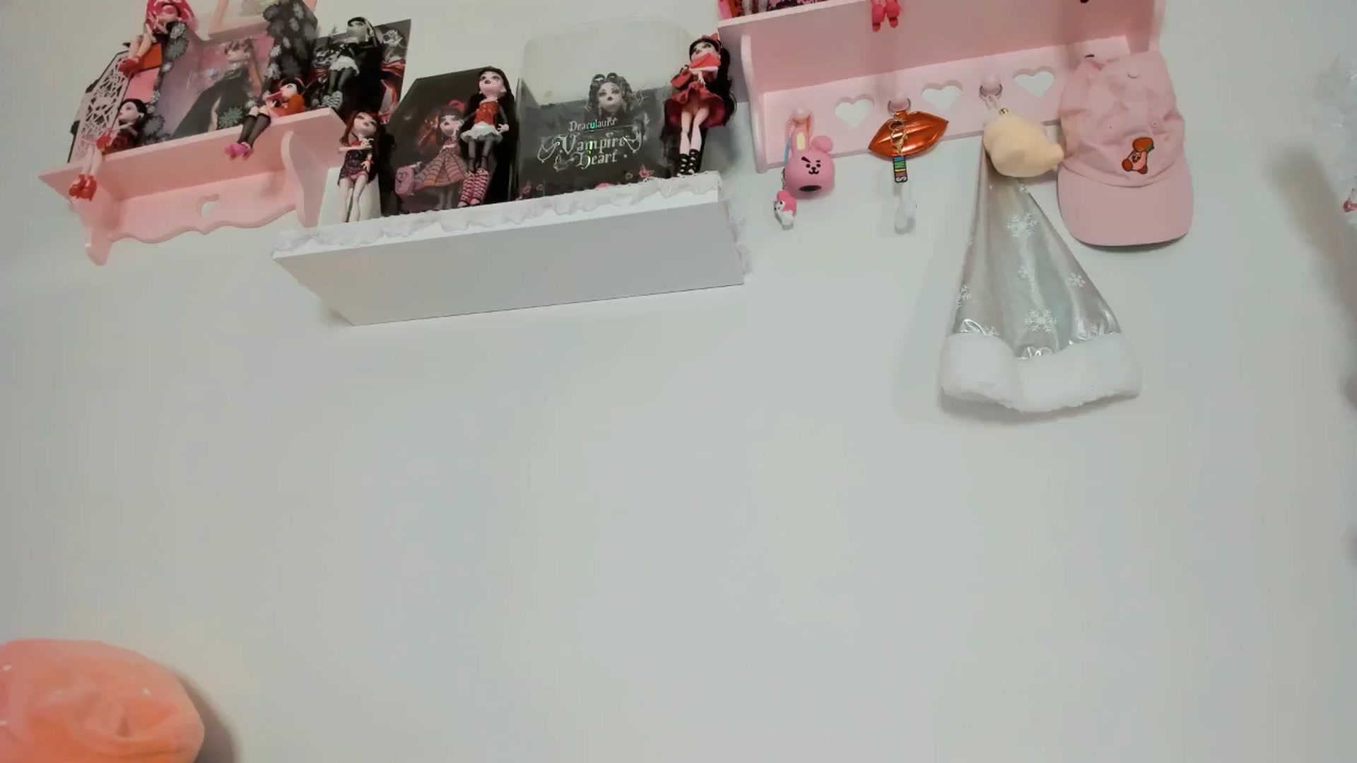 Gallery image thumbnail from Cherrycute666's myfreecams stream on, 12/17/2024, 06:48 image 19 of 20