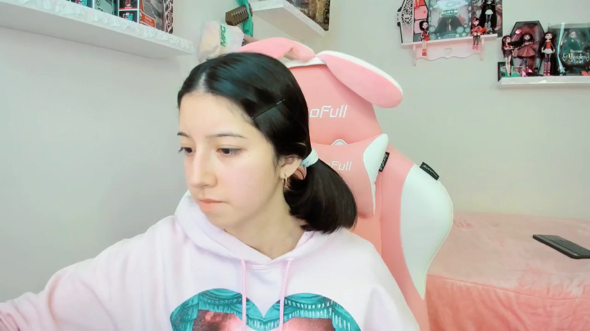 Gallery image thumbnail from Cherrycute666's myfreecams stream on, 12/19/2024, 23:09 image 9 of 20