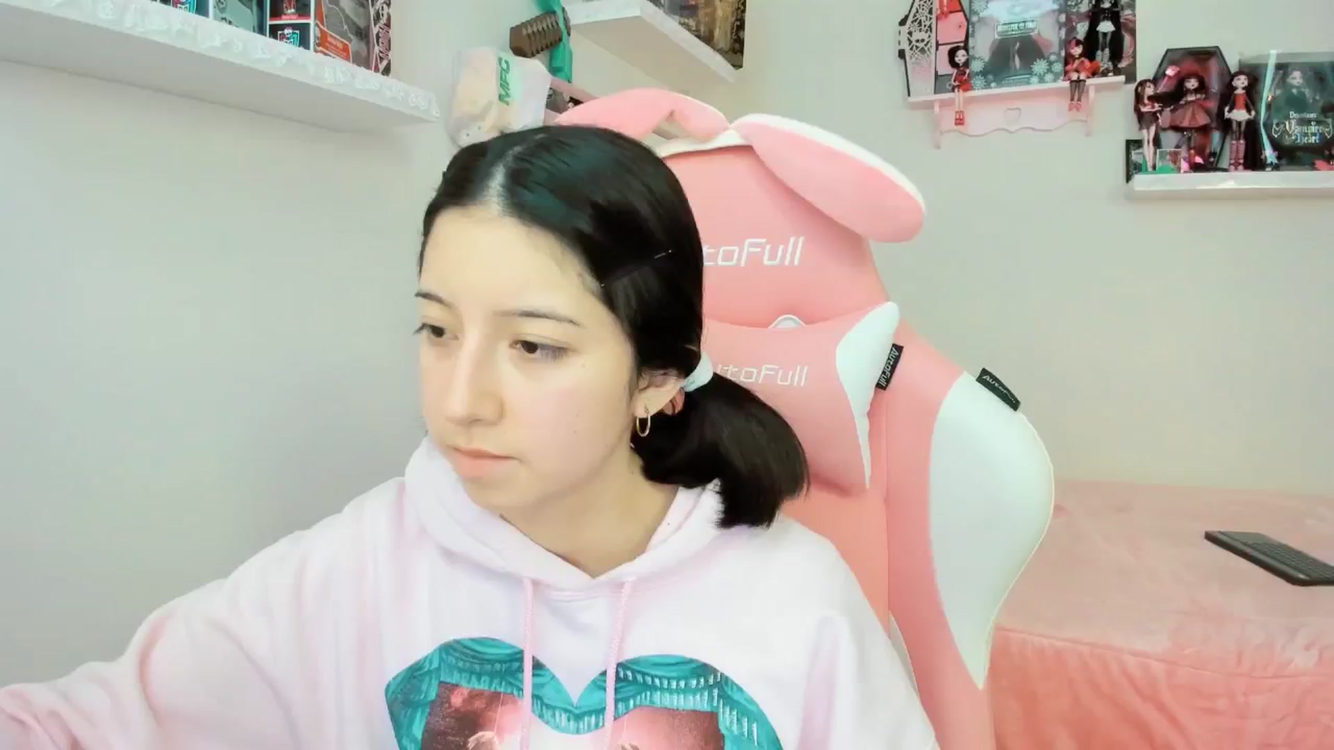 Gallery image thumbnail from Cherrycute666's myfreecams stream on, 12/19/2024, 23:09 image 7 of 20