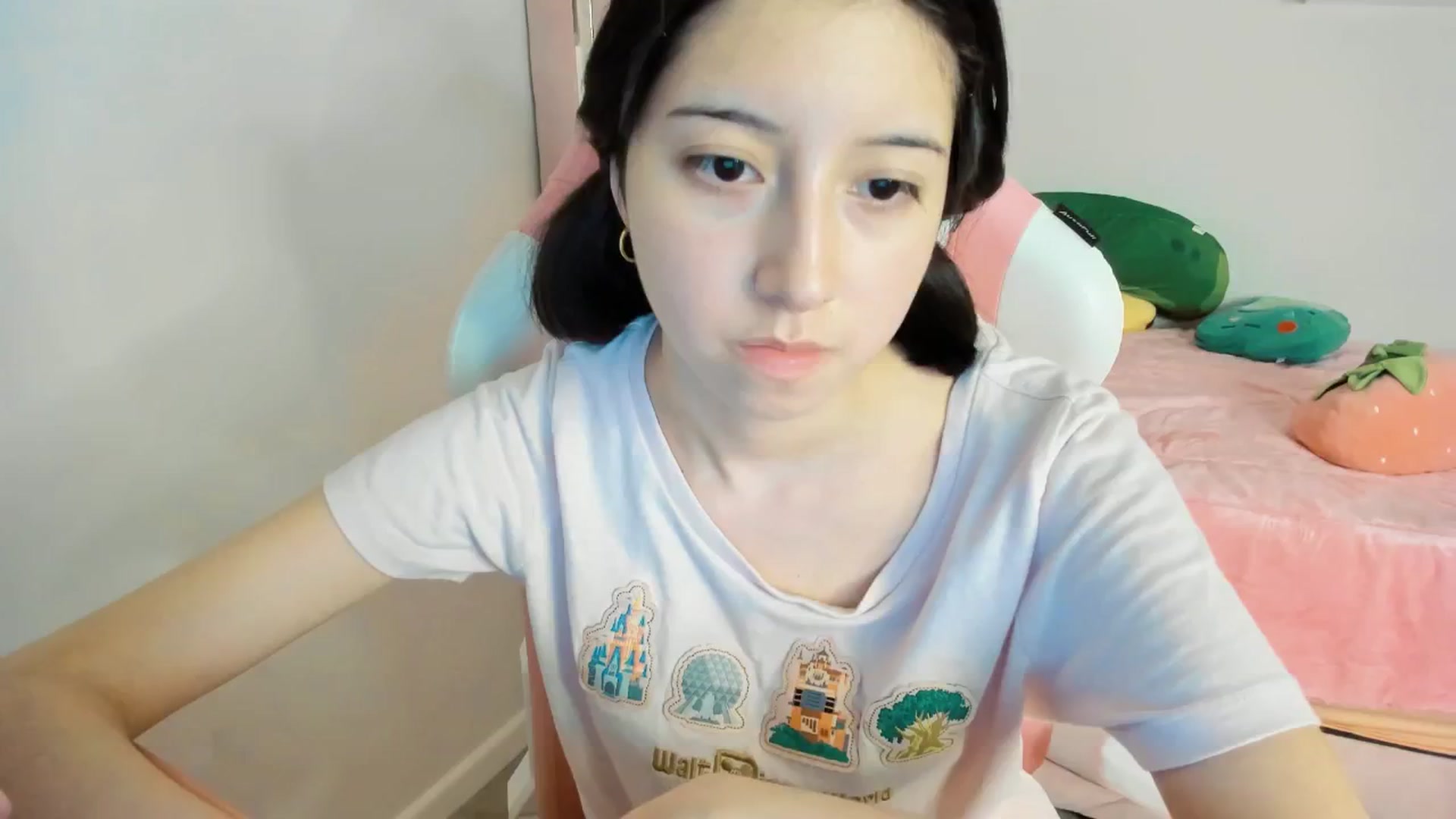Gallery image thumbnail from Cherrycute666's myfreecams stream on, 12/20/2024, 06:32 image 1 of 20