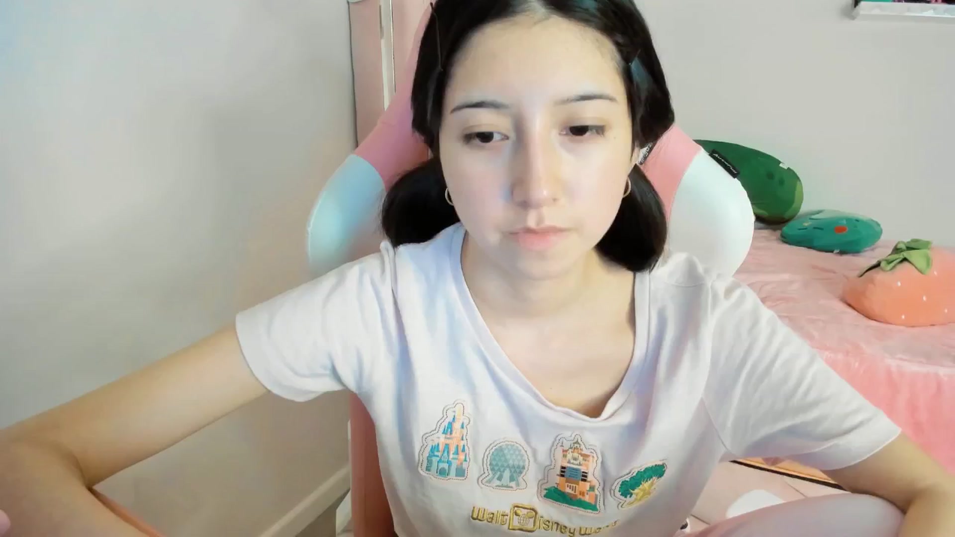 Gallery image thumbnail from Cherrycute666's myfreecams stream on, 12/20/2024, 06:32 image 4 of 20