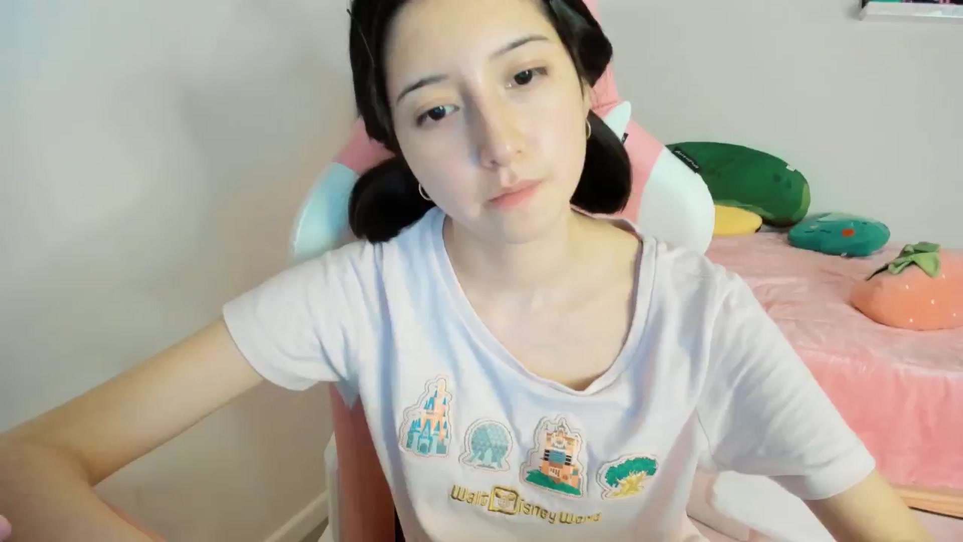 Gallery image thumbnail from Cherrycute666's myfreecams stream on, 12/20/2024, 06:32 image 3 of 20