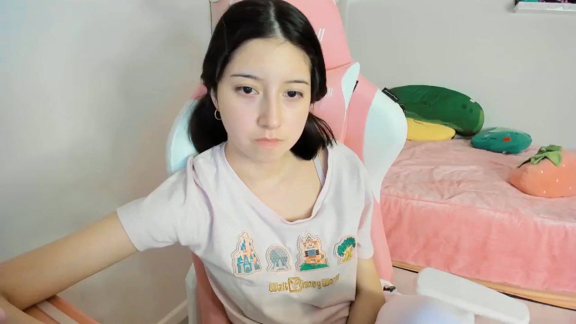 Gallery image thumbnail from Cherrycute666's myfreecams stream on, 12/20/2024, 06:32 image 7 of 20