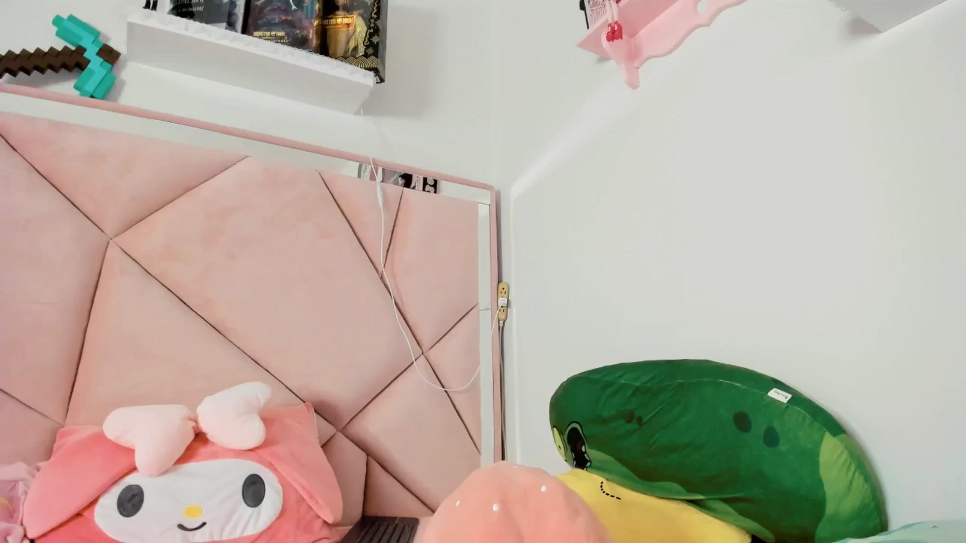 Gallery image thumbnail from Cherrycute666's myfreecams stream on, 12/20/2024, 10:24 image 6 of 20