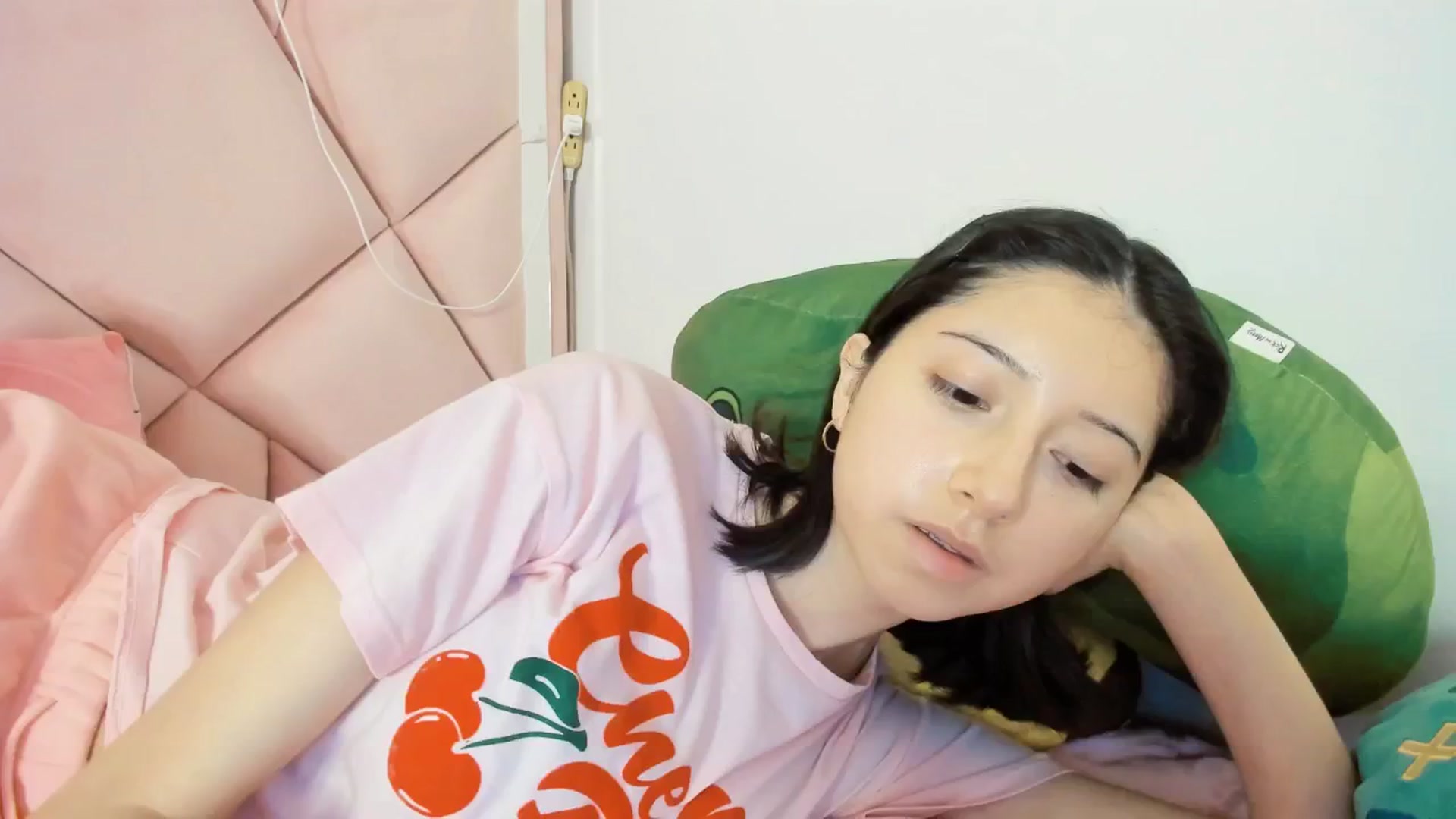 Gallery image thumbnail from Cherrycute666's myfreecams stream on, 12/20/2024, 10:24 image 18 of 20