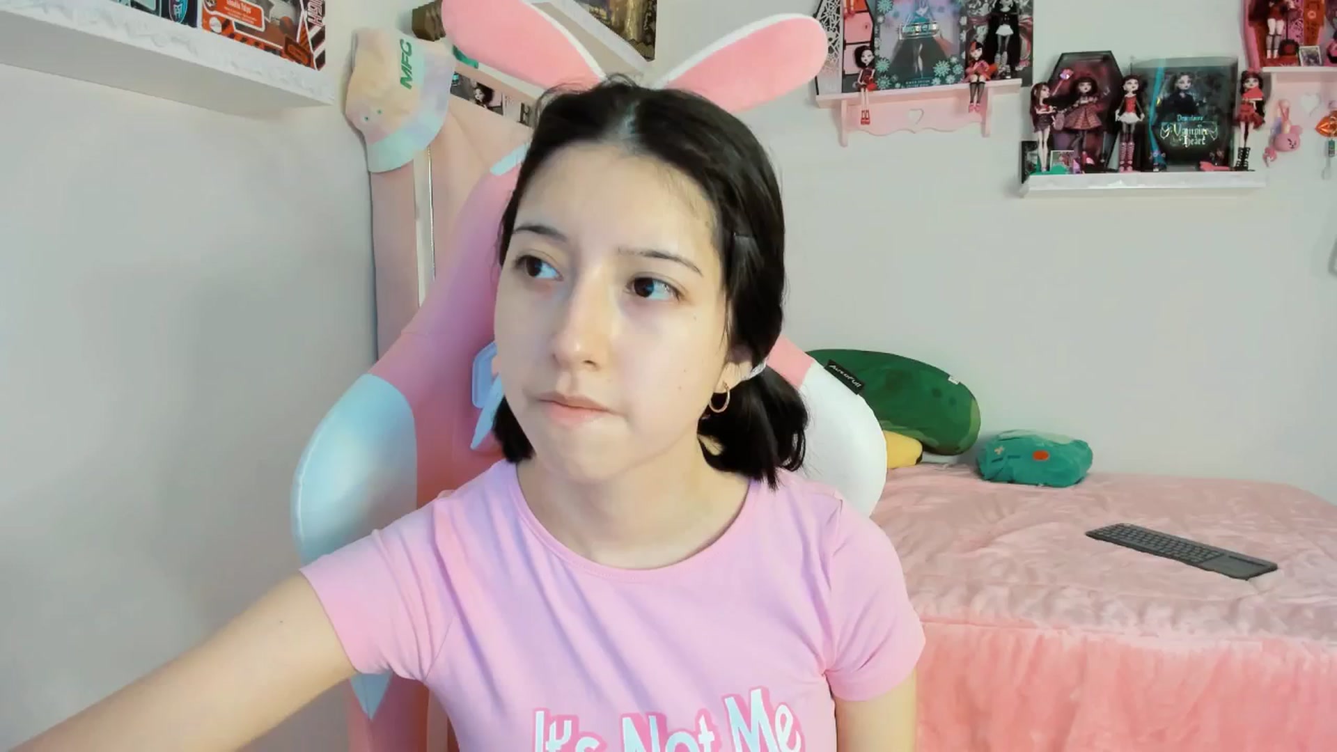 Gallery image thumbnail from Cherrycute666's myfreecams stream on, 12/20/2024, 23:44 image 4 of 20