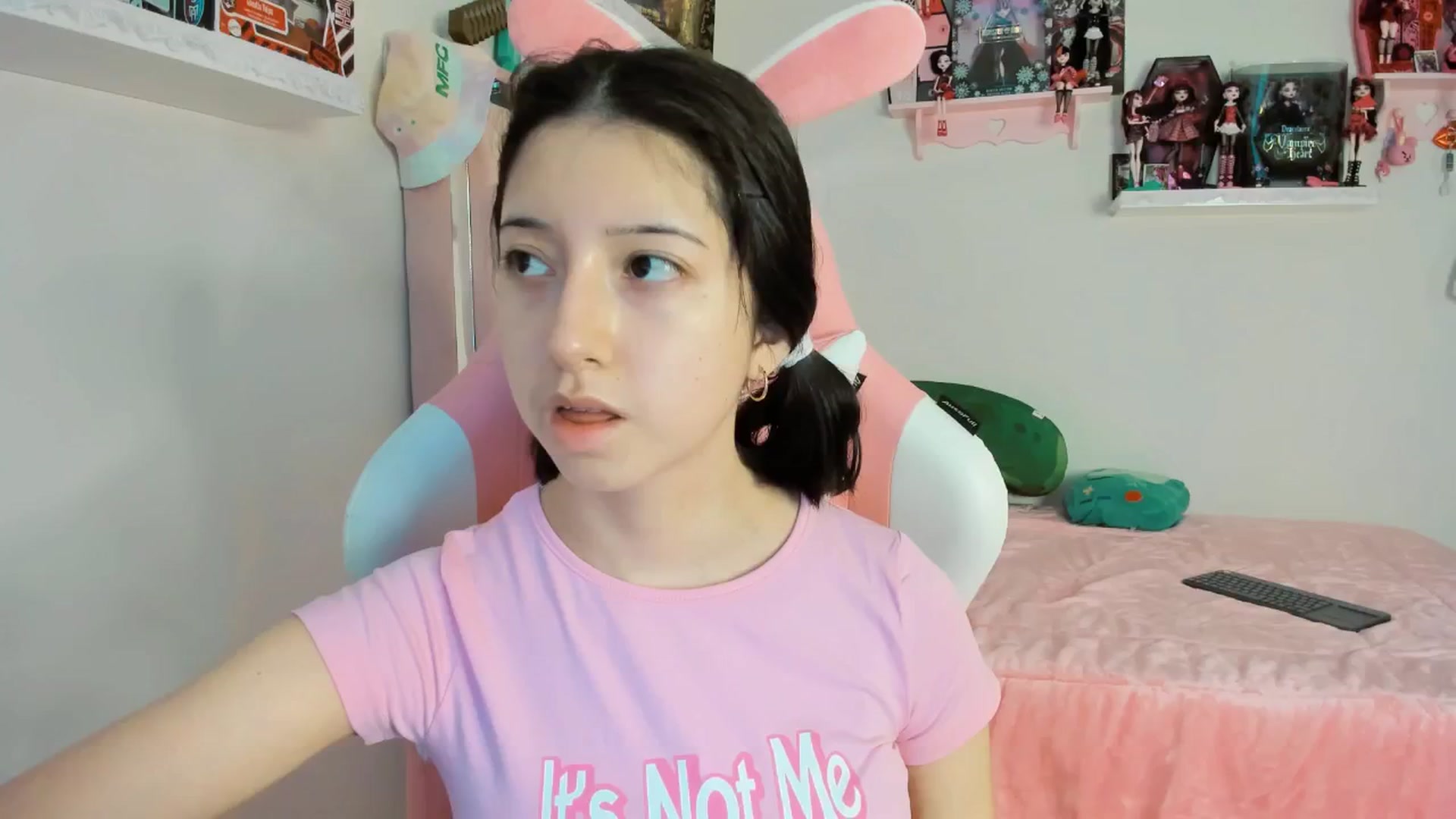 Gallery image thumbnail from Cherrycute666's myfreecams stream on, 12/20/2024, 23:44 image 10 of 20