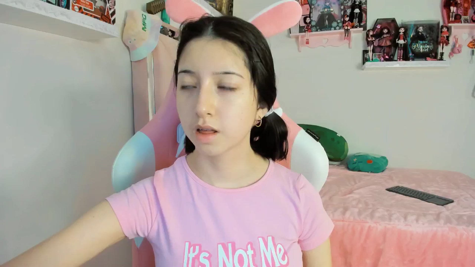 Gallery image thumbnail from Cherrycute666's myfreecams stream on, 12/20/2024, 23:44 image 11 of 20